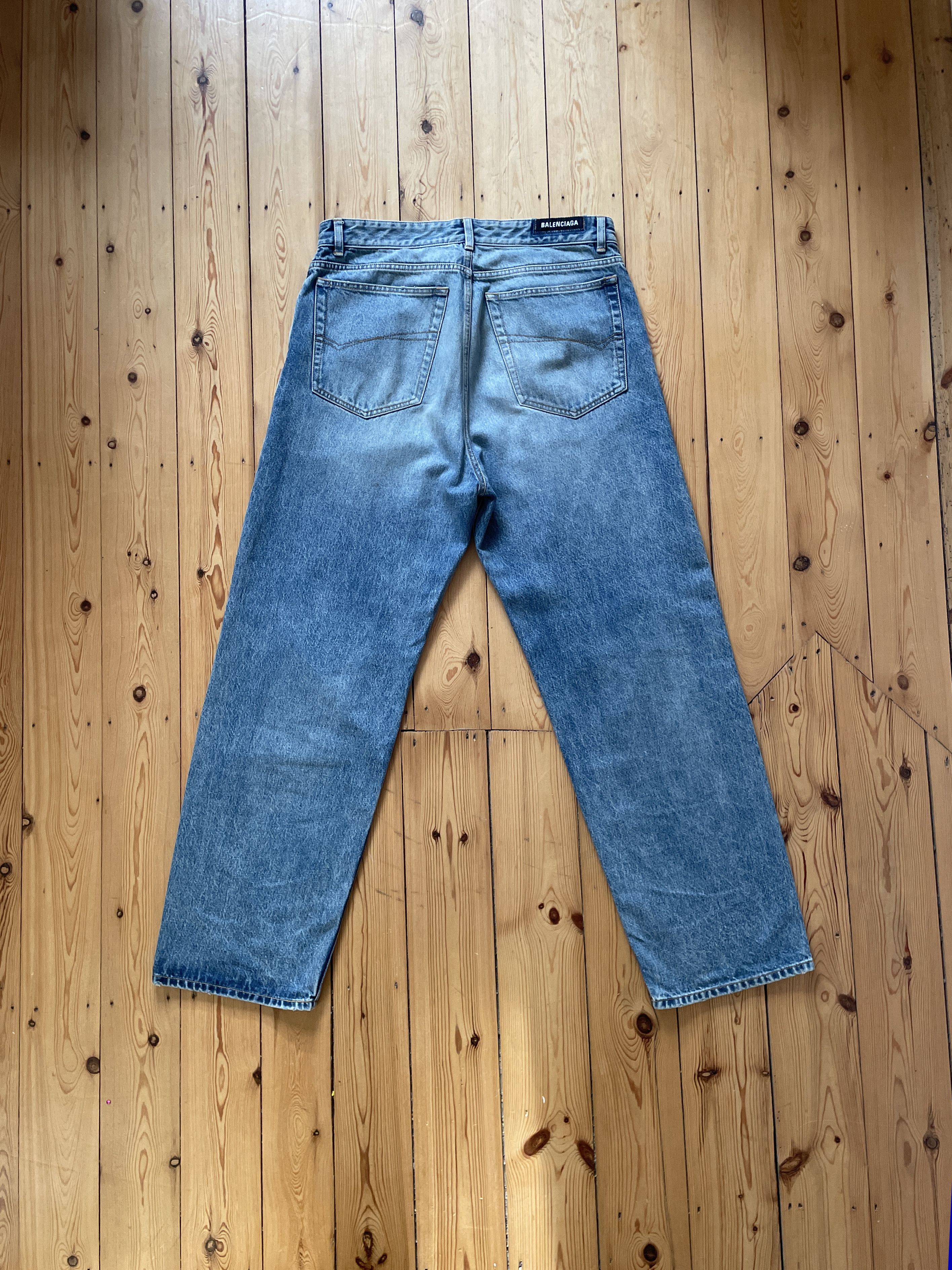 Balenciaga Balenciaga - Light Wash Loose-Fit Jeans L Size US 36 / EU 52 - 6 Thumbnail