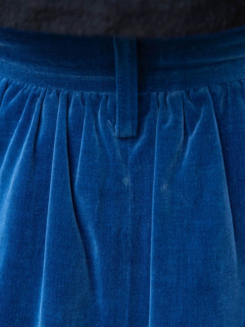 Comme des Garcons Comme Des Garcons size M Blue velvet wide-leg shorts Size 22" - 8 Thumbnail