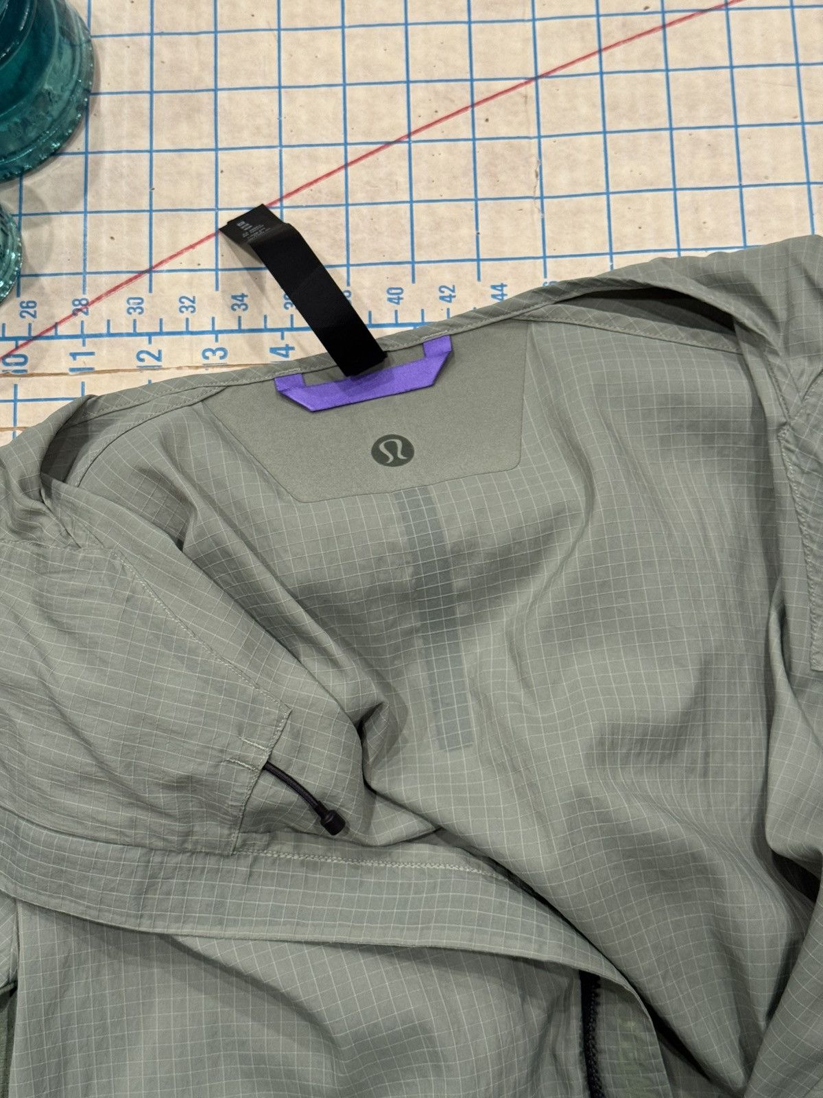 Lululemon Lululemon Lightweight 1/2 Zip Hooded Jacket Mens Large Green Size US L / EU 52-54 / 3 - 8 Thumbnail