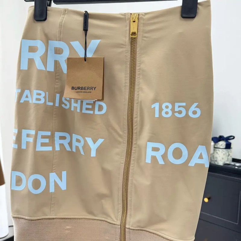 Burberry Burberry Summer Pencil Skirt in Khaki Size 23" - 1 Thumbnail