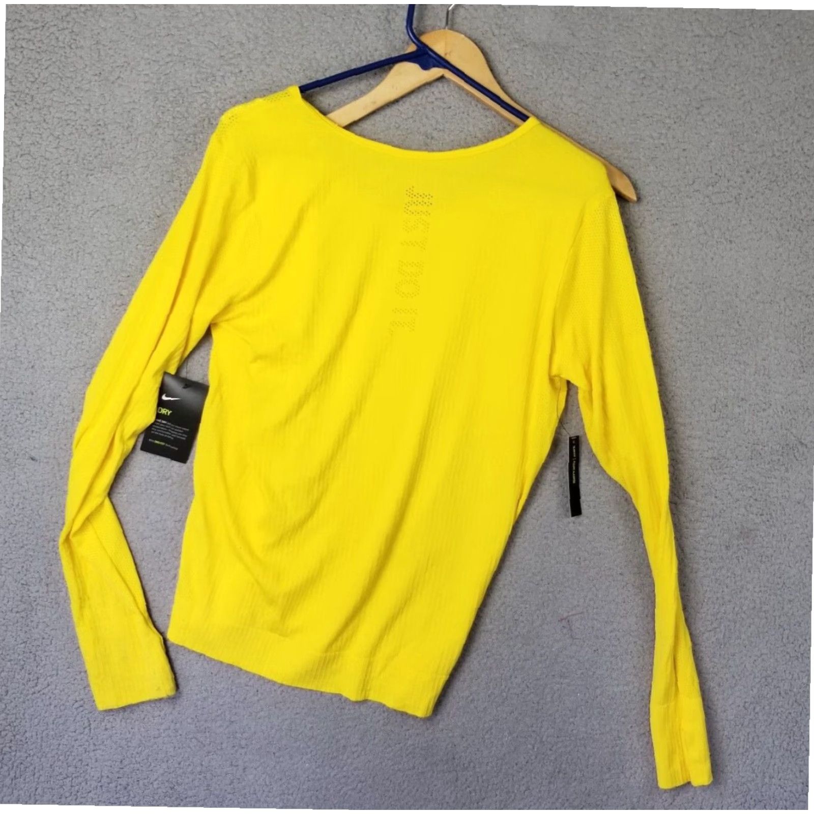 Nike Nike Woman Long Sleeve T-Shirt XL Extra Large Yellow Athletic Gym Size XL / US 12-14 / IT 48-50 - 2 Thumbnail