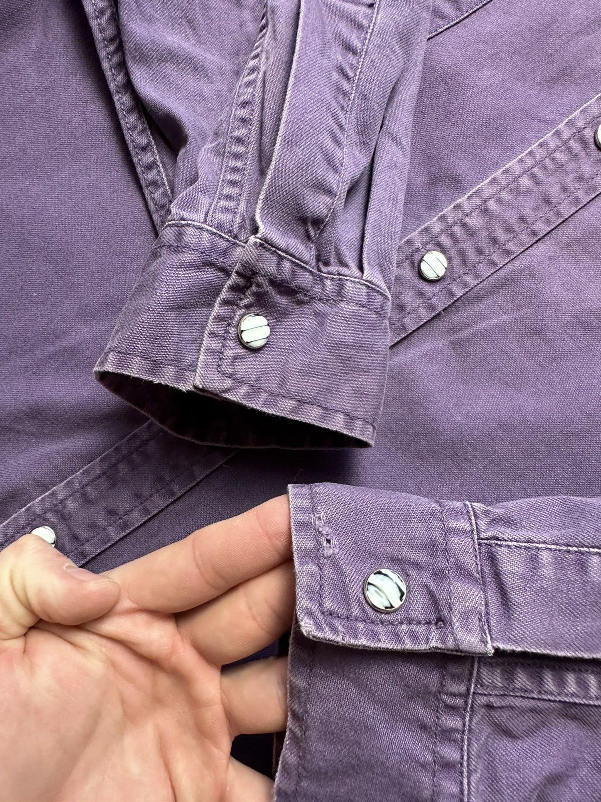 Levi's Vintage Clothing Vintage Levi’s denim shirt western purple size XL rare Size US XL / EU 56 / 4 - 3 Thumbnail
