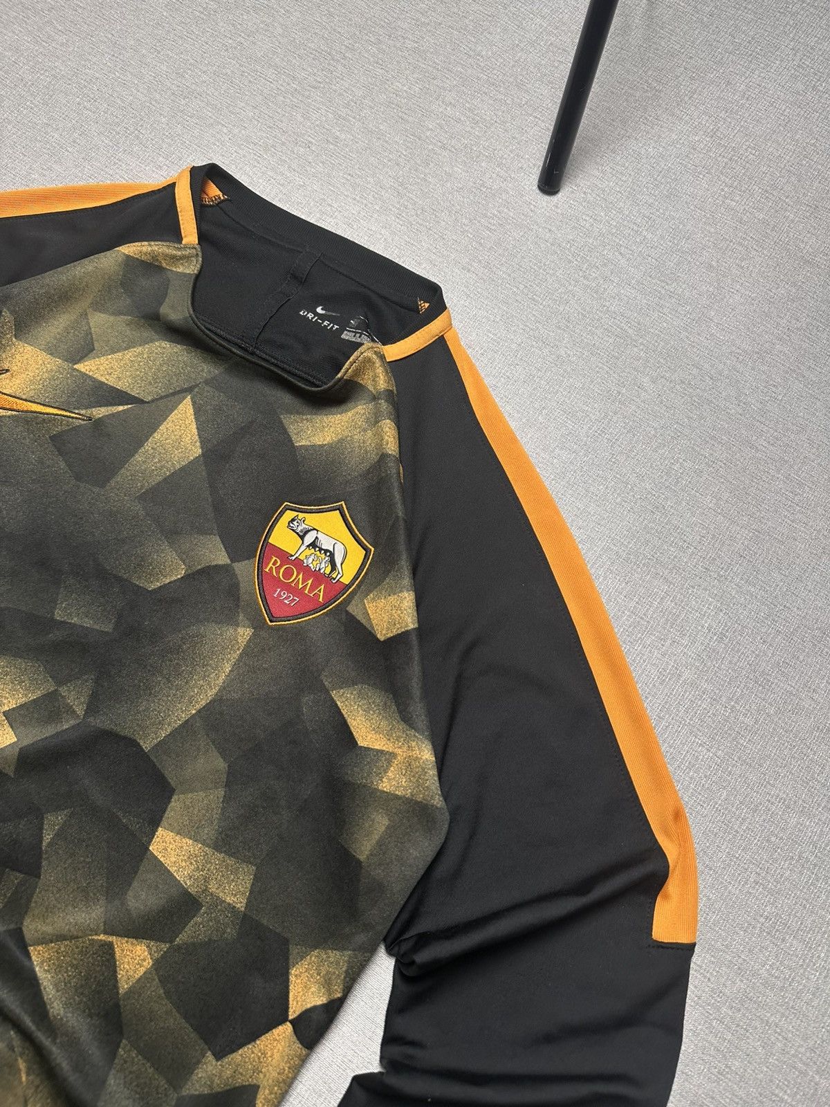 Nike Nike AS Roma International Club 2017/2018 Size US M / EU 48-50 / 2 - 6 Thumbnail