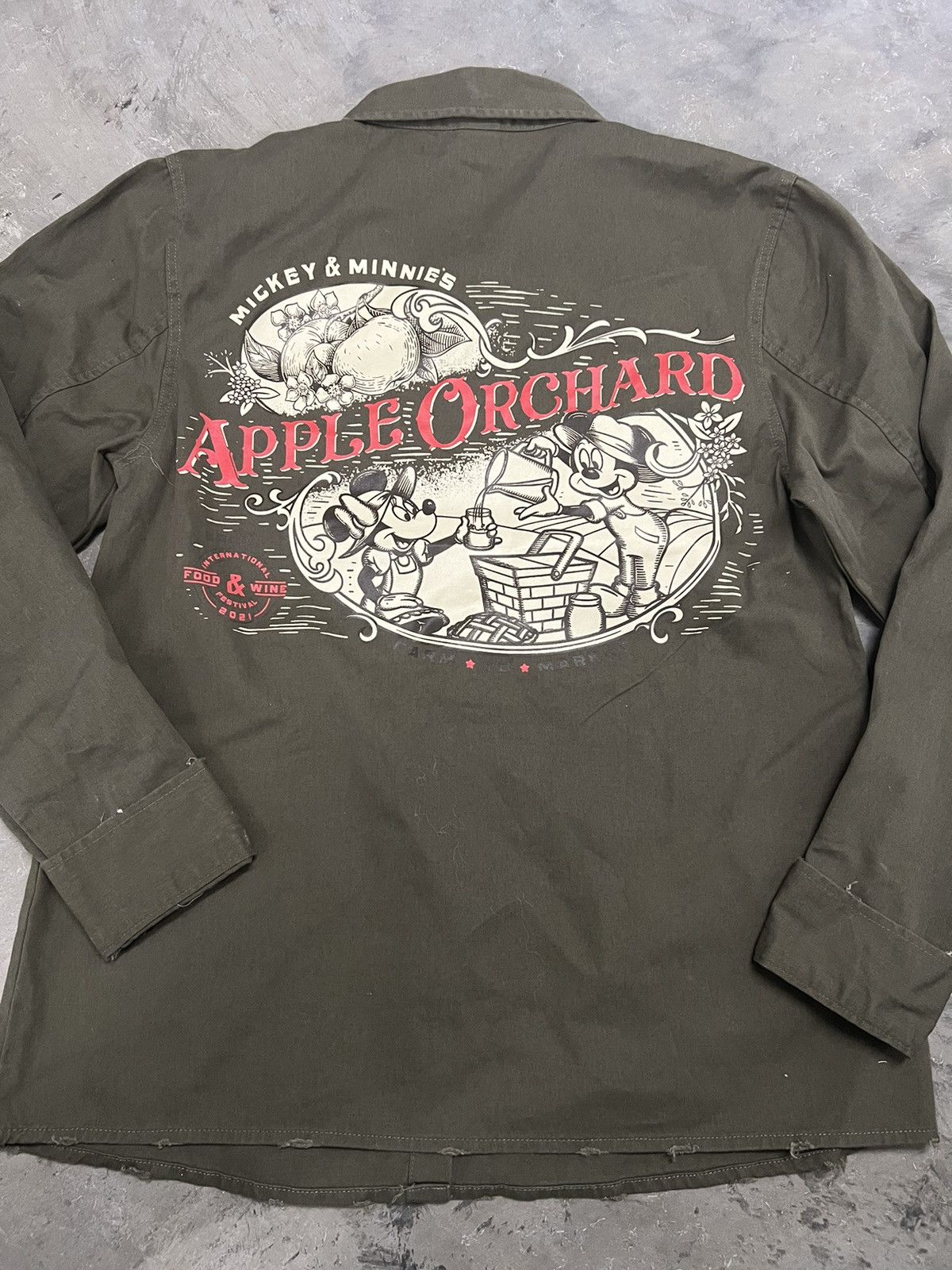 Disney 2021 Epcot Mickey and Minnie’s apple orchard shirt Size US M / EU 48-50 / 2 - 1 Thumbnail