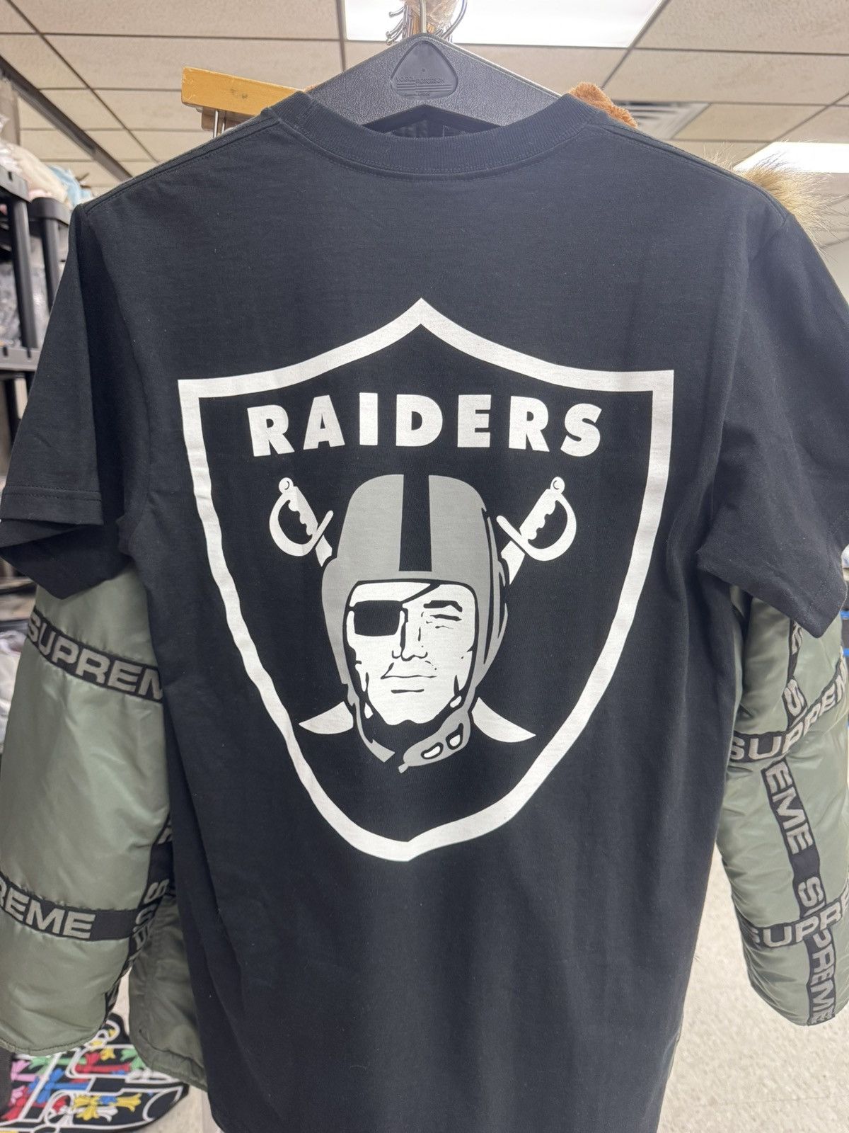 Supreme SS19 Supreme NFL x Raiders x 47’ Pocket Tee Size US S / EU 44-46 / 1 - 4 Thumbnail