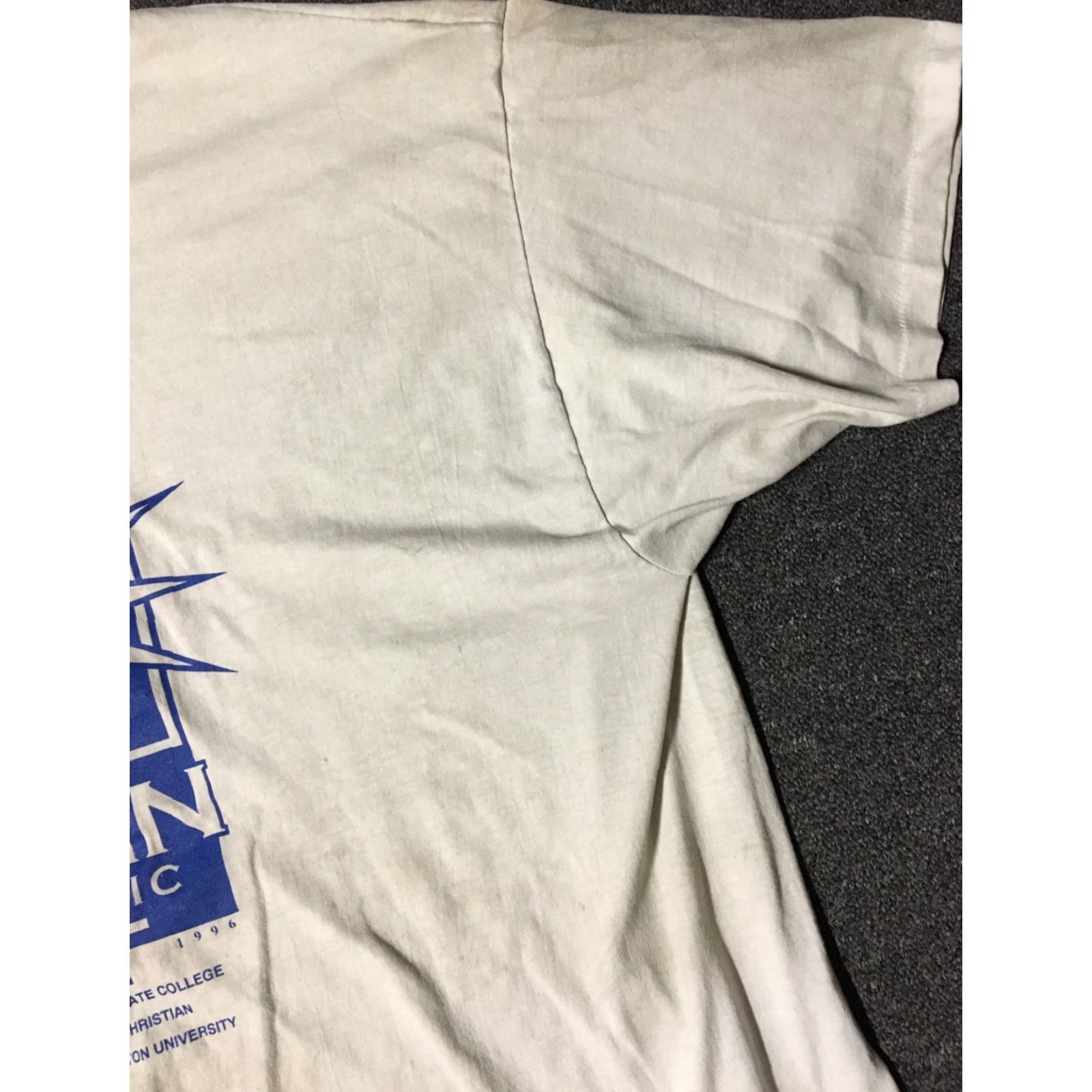 Hanes VINTAGE Quinn Classic Basketball Shirt Mens 2XL White Grunge 90s College USA USA Graphic Distressed 90s Basketball Shirt Size US XXL / EU 58 / 5 - 6 Thumbnail