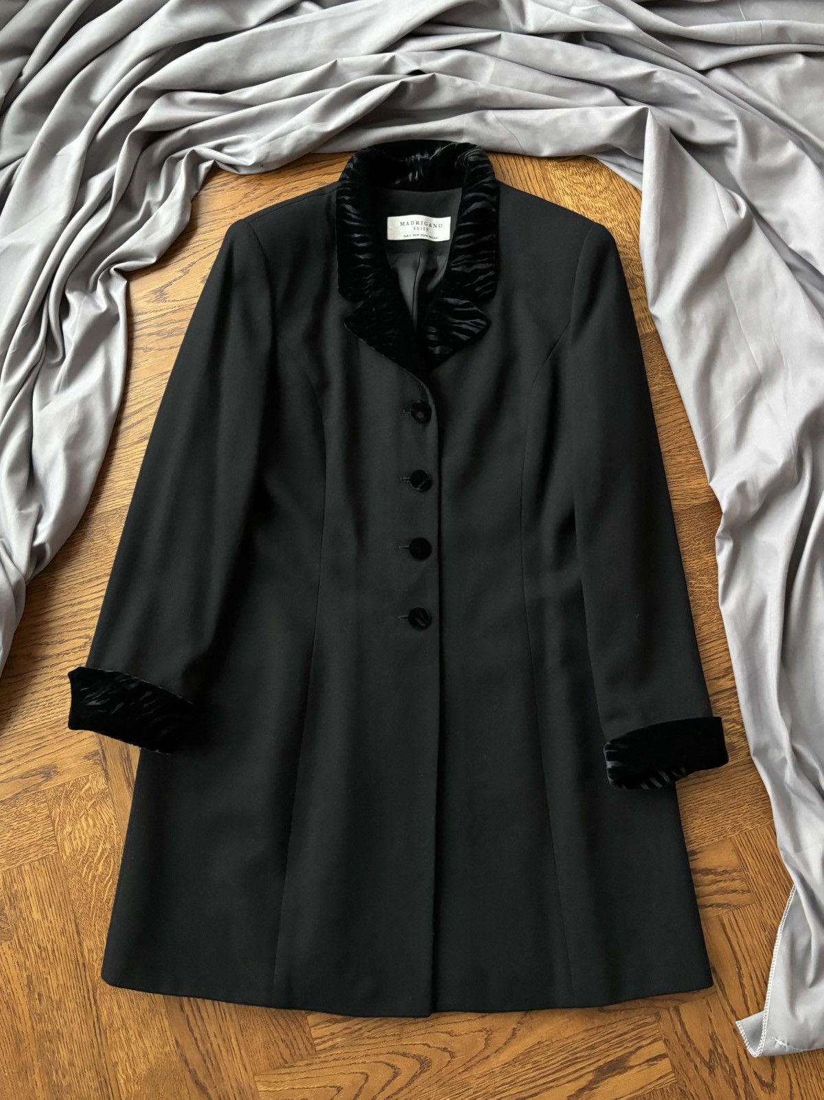 Vintage Vintage Madrigano Suits Vintage Wool Blazer Suit Jacket 80s Size M / US 6-8 / IT 42-44 - 1 Thumbnail