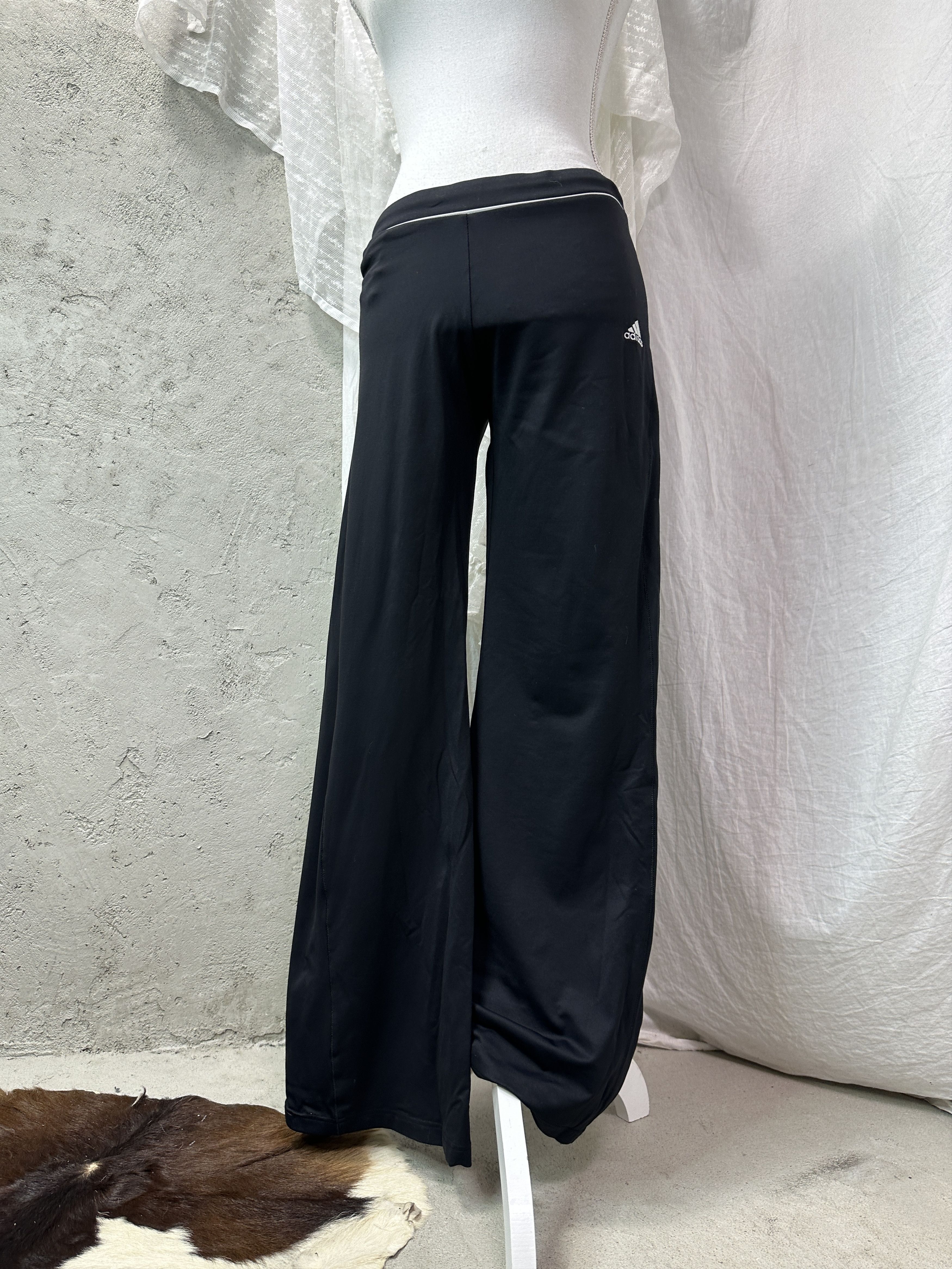 Adidas Vintage Sporty Flared Pilates Adidas Sweatpants Y2K Size 25" / US 0 / IT 36 - 1 Thumbnail