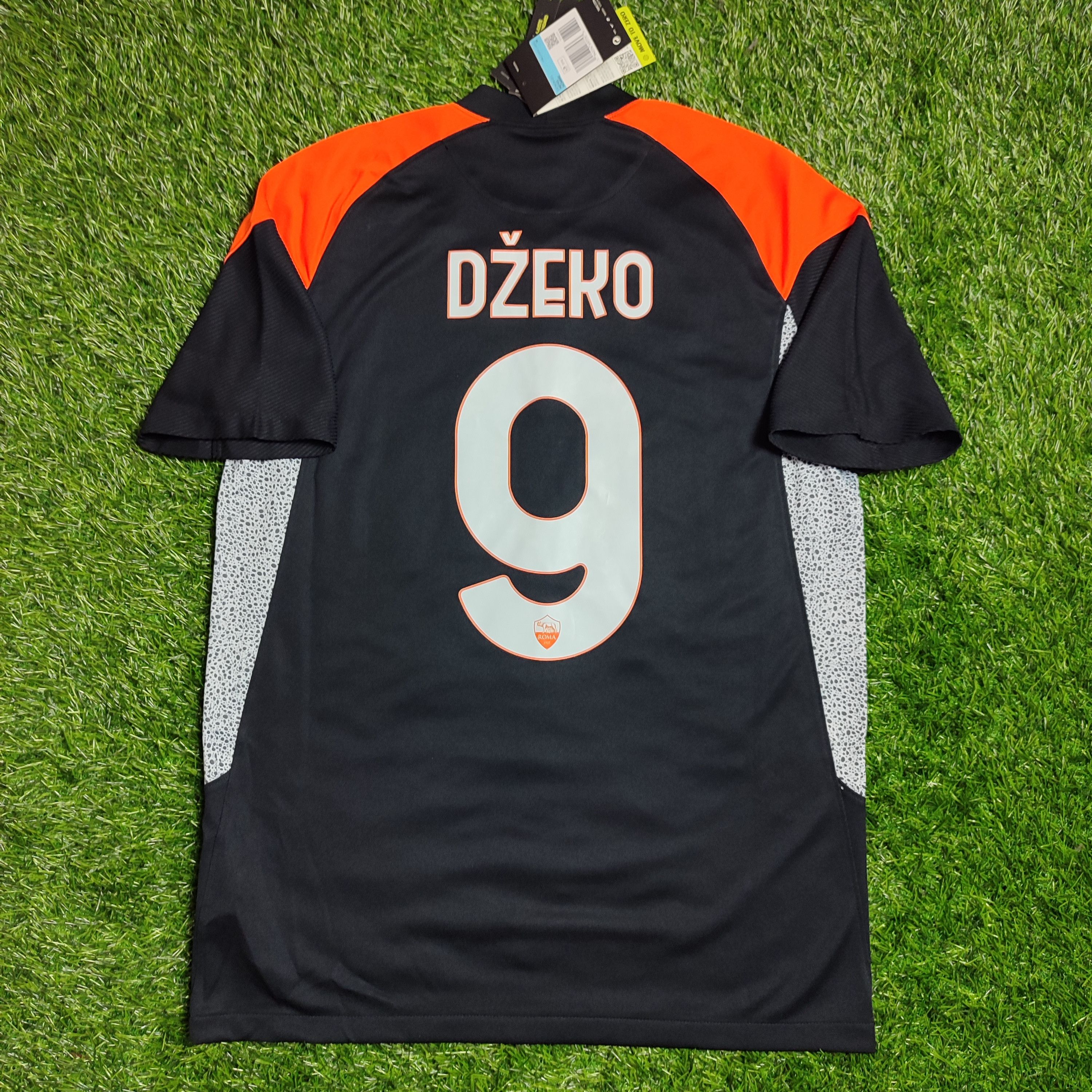 image of Bloke x Nike As Roma 3Rd 2020-21 Edin Dzeko 9 Soccer Jersey in Black, Men's (Size Medium)