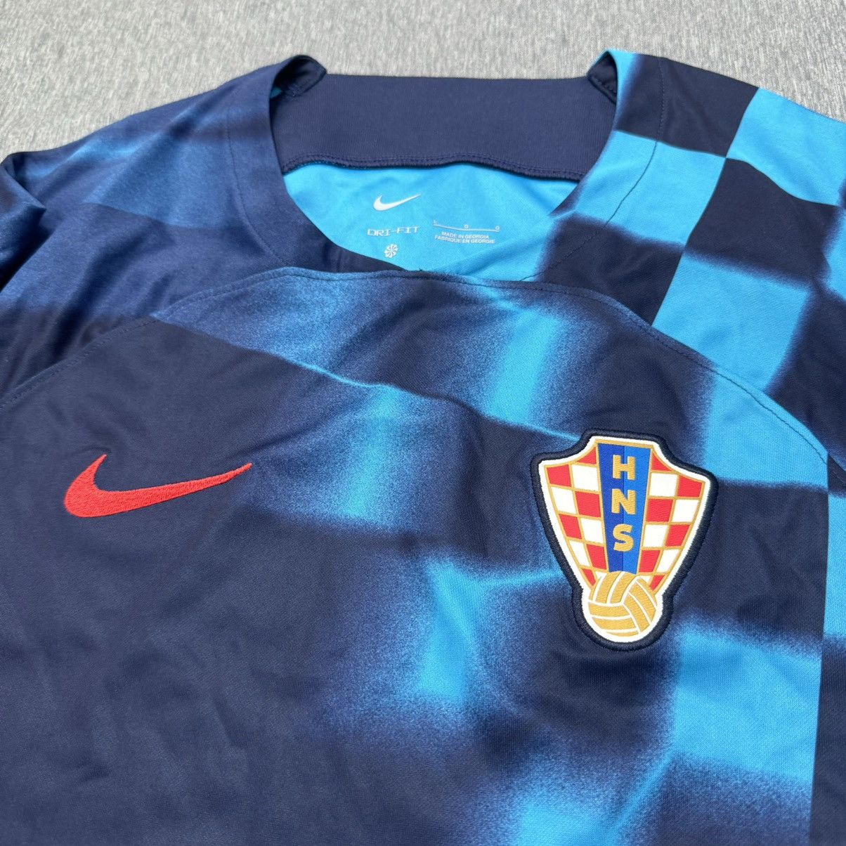 Nike Crotaia world cup 2022 away shirt (bnwt) Size US L / EU 52-54 / 3 - 3 Thumbnail