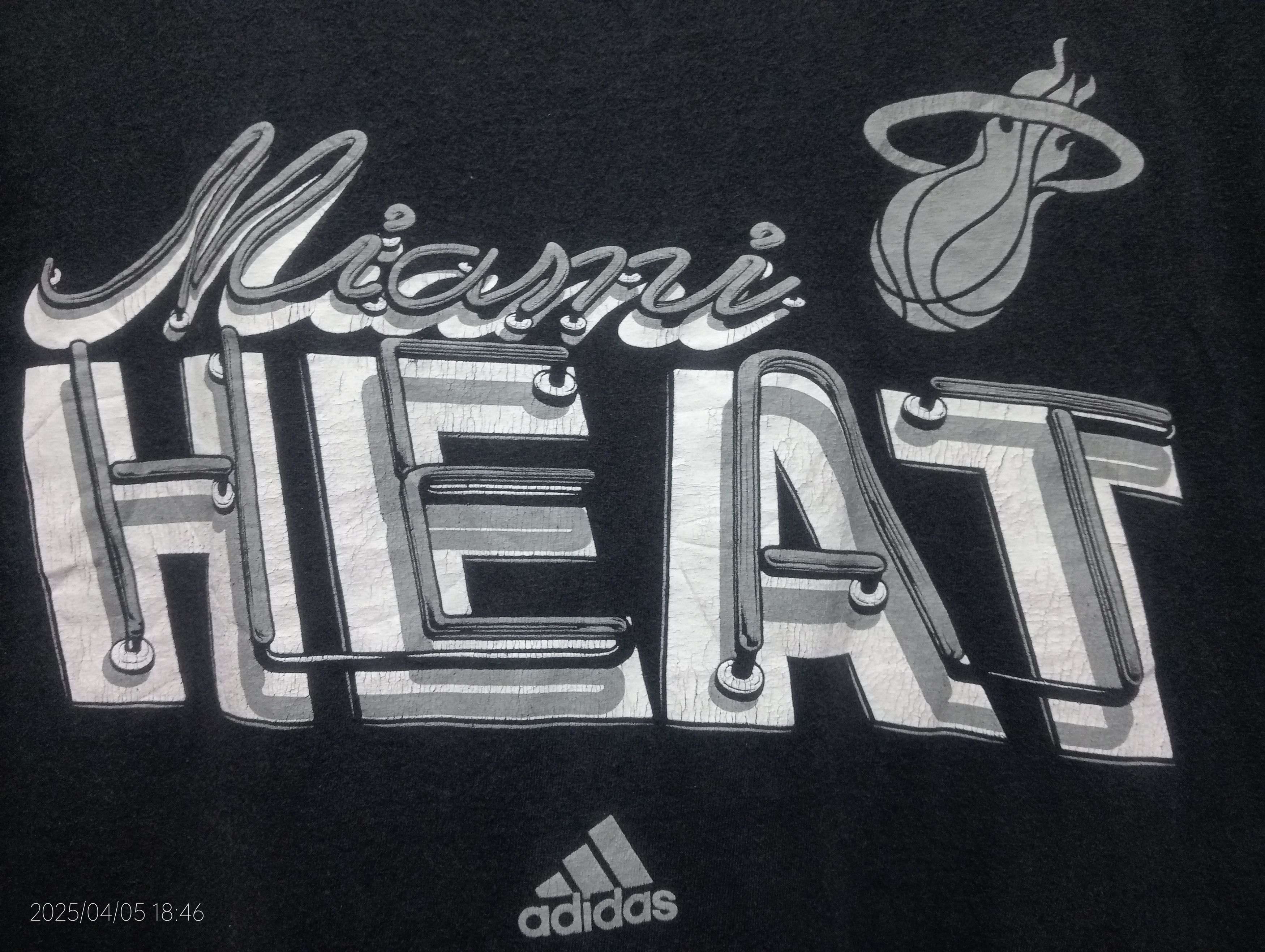 Adidas Vintage Adidas Miami Heat NBA Tee Very Rare Size US L / EU 52-54 / 3 - 2 Thumbnail
