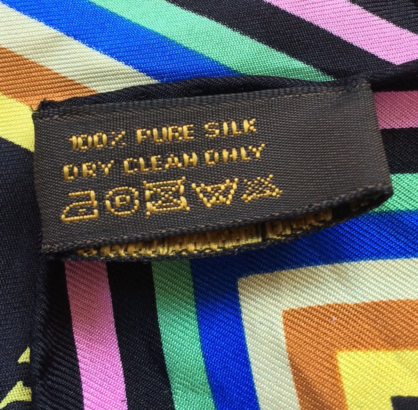 Louis Vuitton × Takashi Murakami S/S 2003 Louis Vuitton Murakami Monogram Silk Scarf Size ONE SIZE - 7 Thumbnail