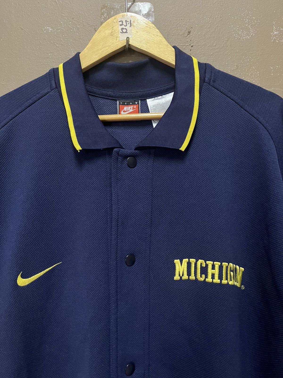 NFL × Nike × Rap Tees Vintage Nike Nfl Michigan Y2k Hip Hop Style Size US XL / EU 56 / 4 - 2 Thumbnail