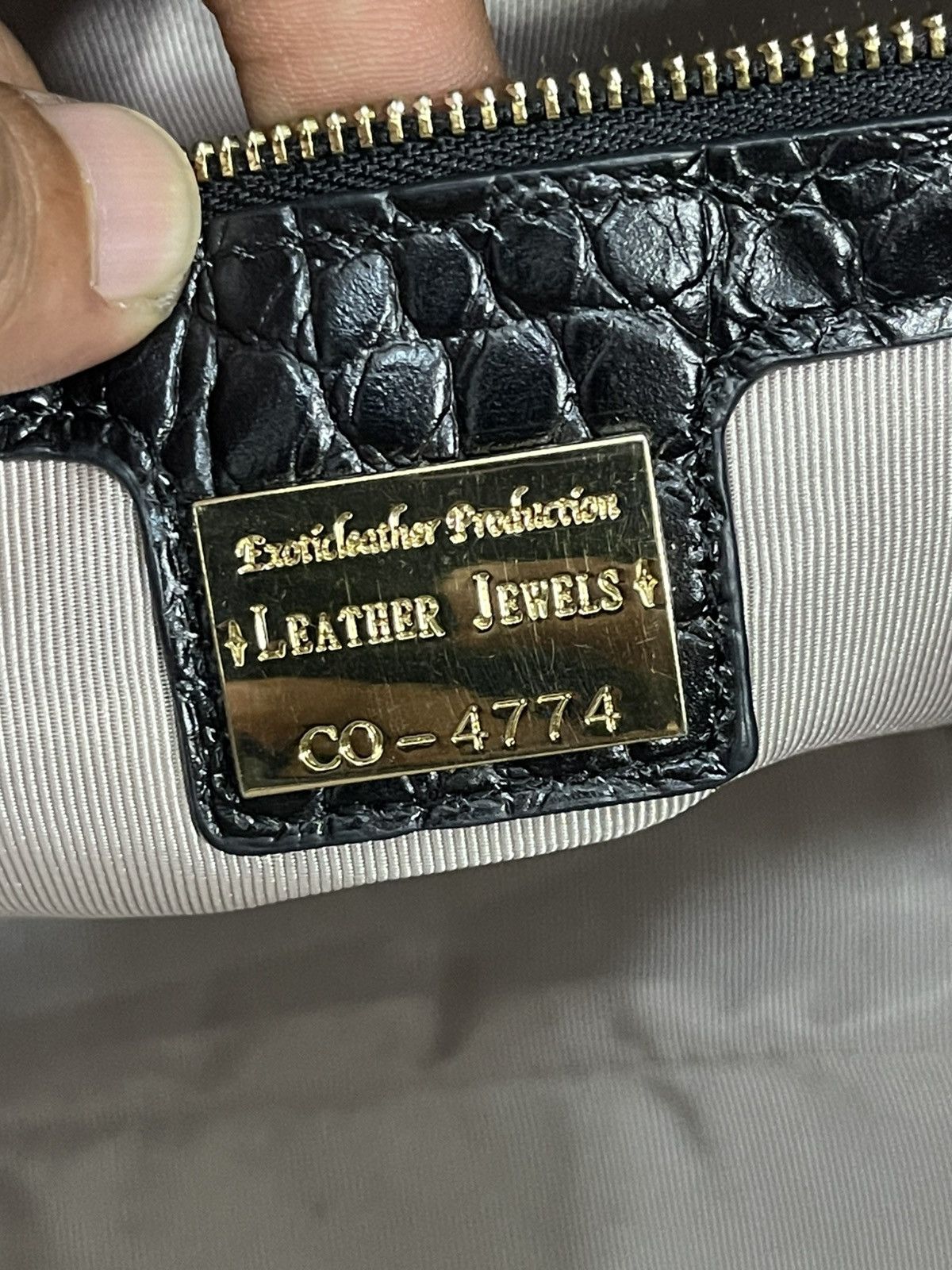 Genuine Leather Crocodile Embossed Patina Leather Jewels Hand Bag 1🟩4 Size ONE SIZE - 20 Thumbnail