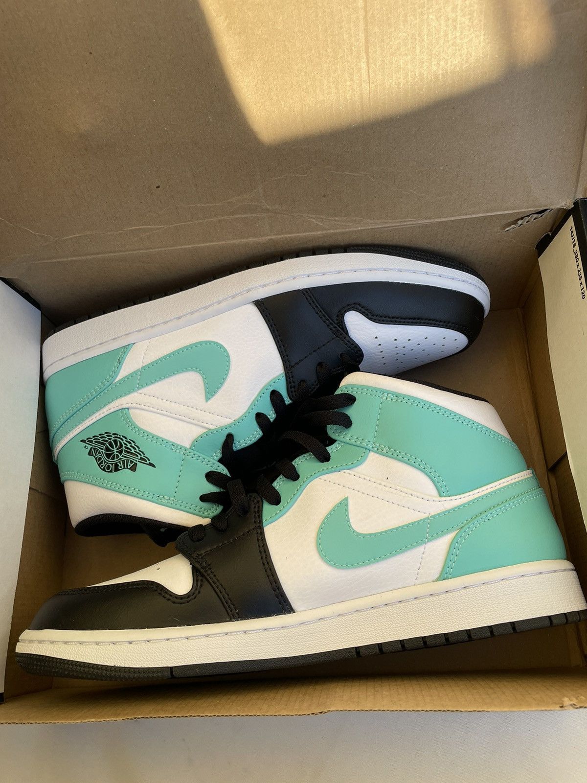 Jordan Brand Air Jordan 1 mids Size US 9.5 / EU 42-43 - 2 Thumbnail