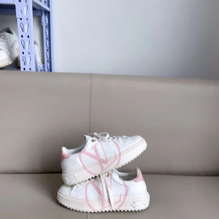 Louis Vuitton Louis Vuitton Classic Logo Casual Sneakers for Women -2508 Size US 5 / IT 35 - 8 Thumbnail