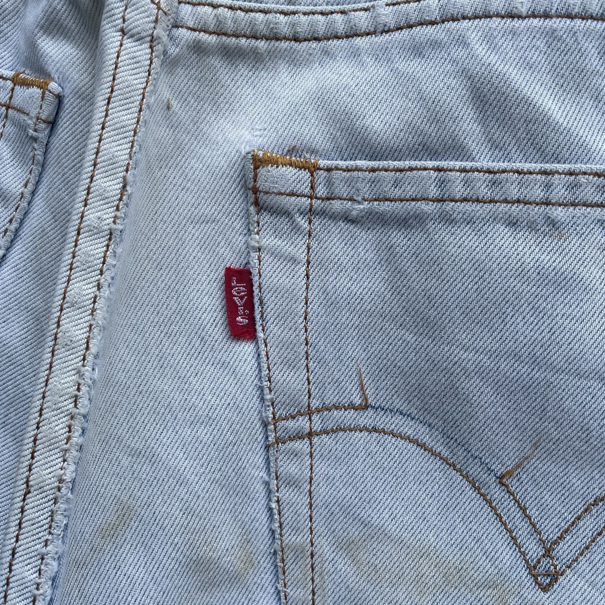 Levi's Vintage Clothing Vintage Levi’s LightWash Distressed Denim Faded Jeans Pants Size US 31 - 8 Thumbnail
