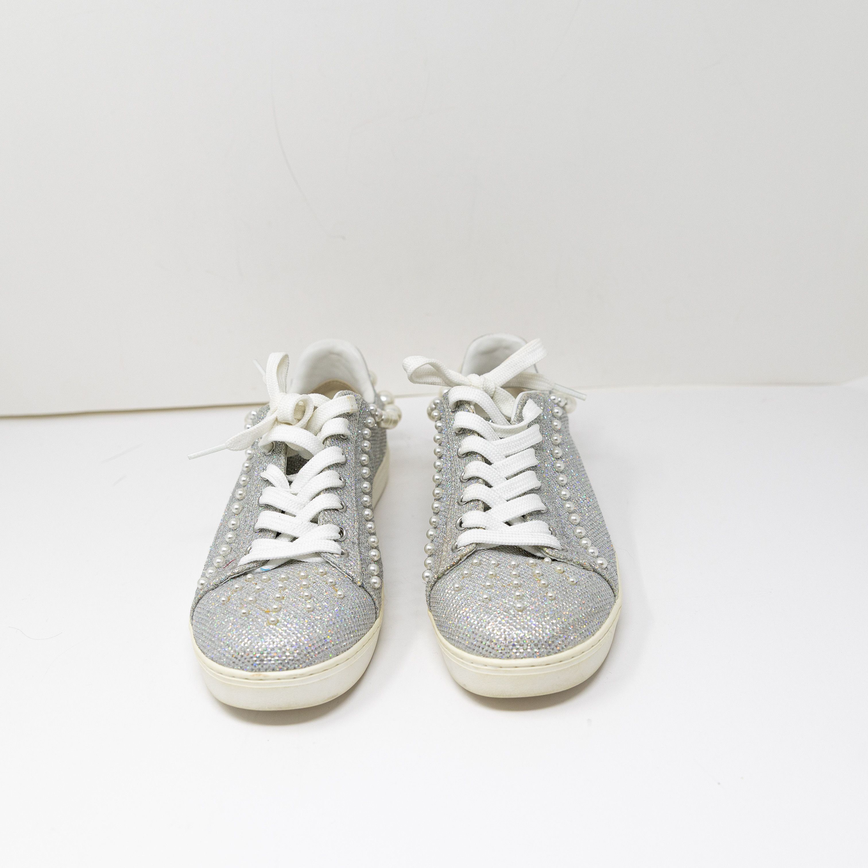 Stuart Weitzman Stuart Weitzman Goldie Velvet Velour Pearl Size US 9 / IT 39 - 2 Thumbnail