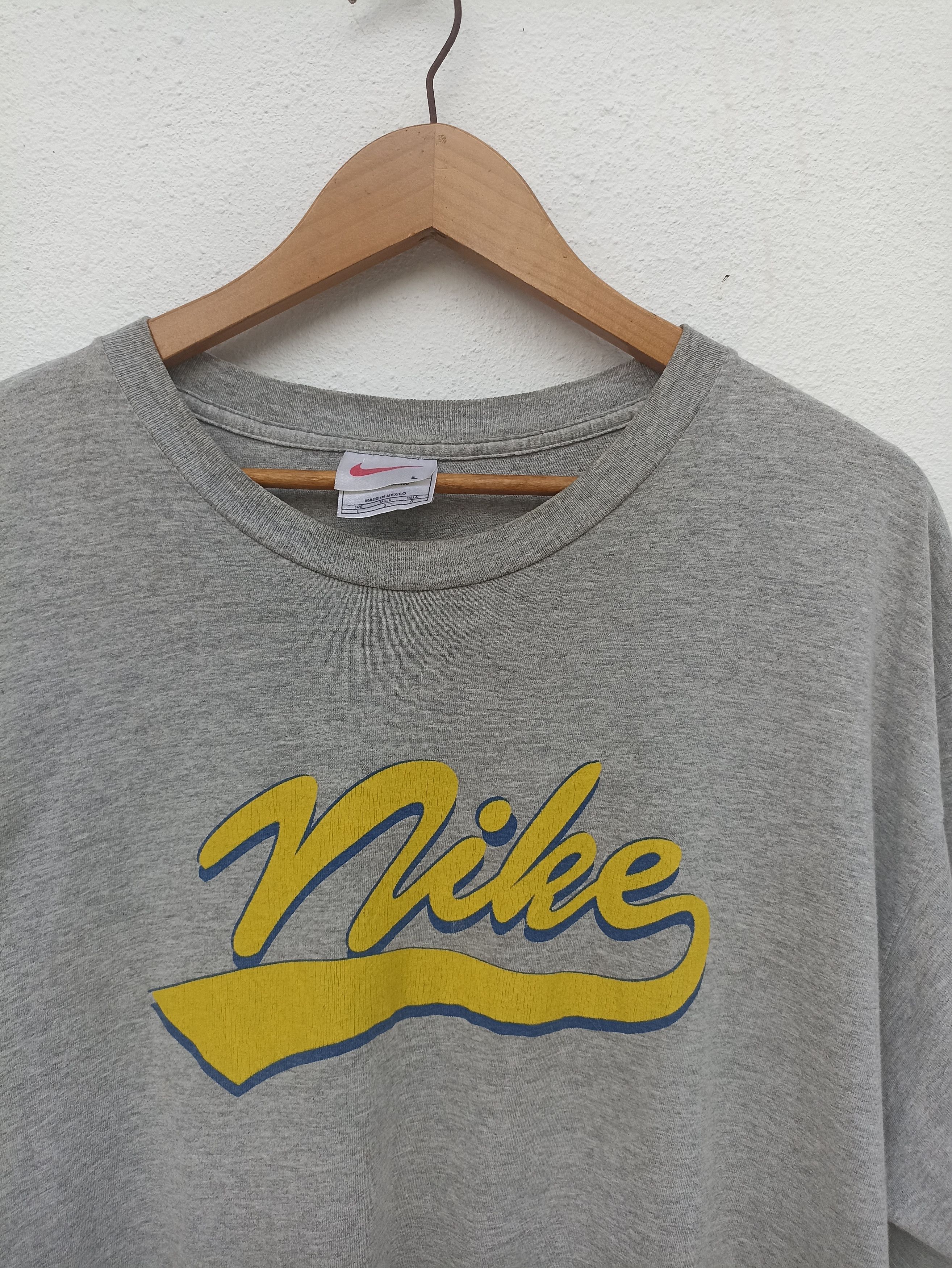 Nike Vintage 90s Vintage Nike t shirt spell out Size US L / EU 52-54 / 3 - 1 Thumbnail