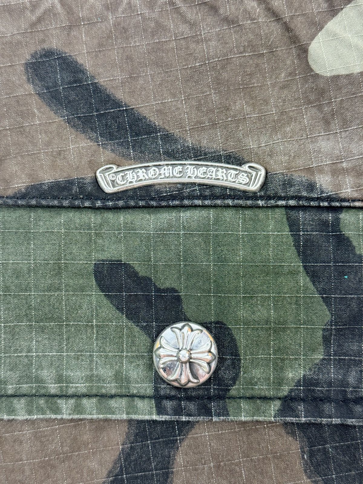 Chrome Hearts CAMOUFLAGE SINGLE BLACK CROSS SILVER BUTTON DETAILED SHORTS Size US 36 / EU 52 - 5 Thumbnail