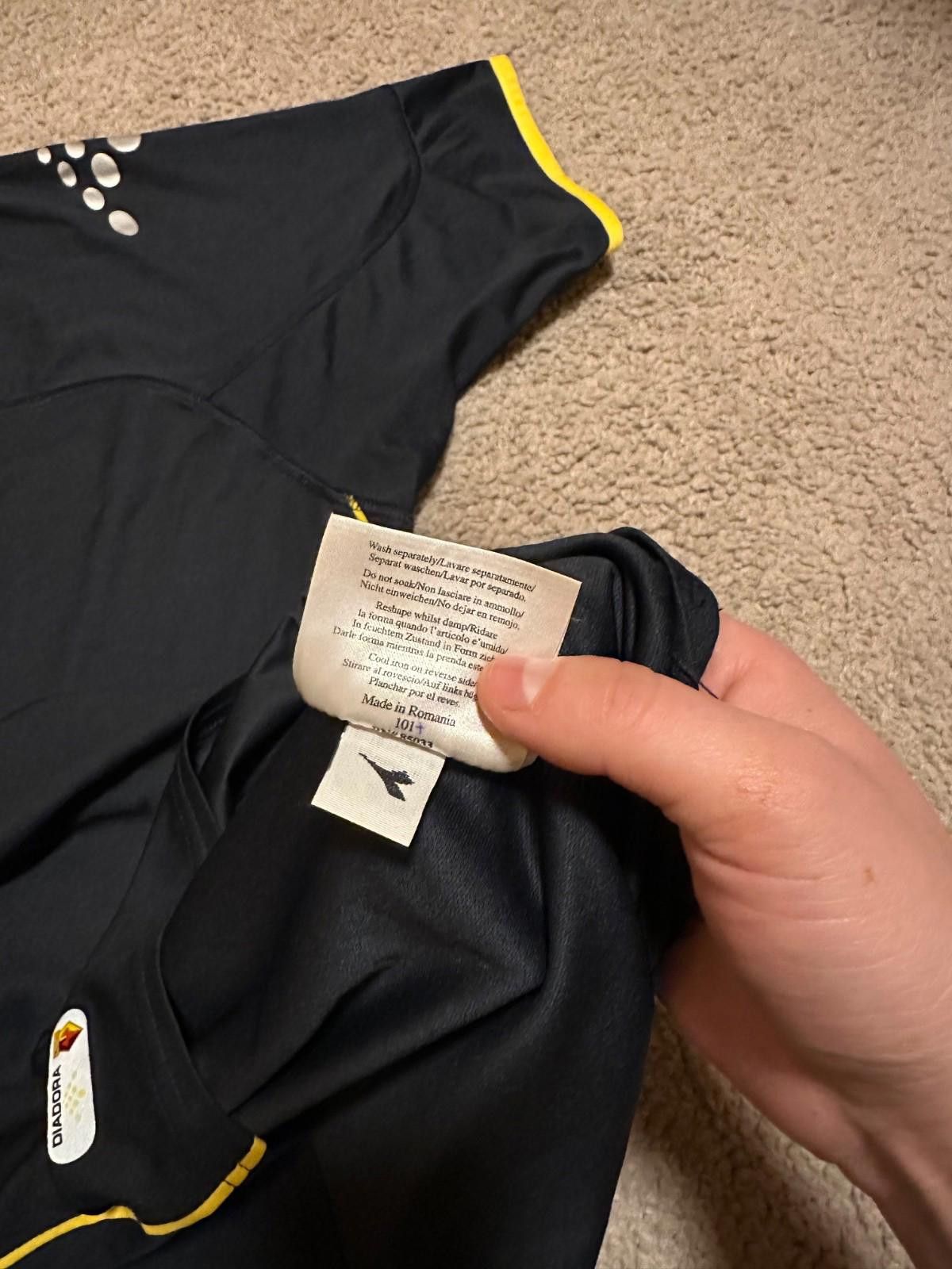 Diadora WATFORD 2006/2007 AWAY FOOTBALL SHIRT DIADORA VINTAGE JERSEY Size US L / EU 52-54 / 3 - 6 Thumbnail
