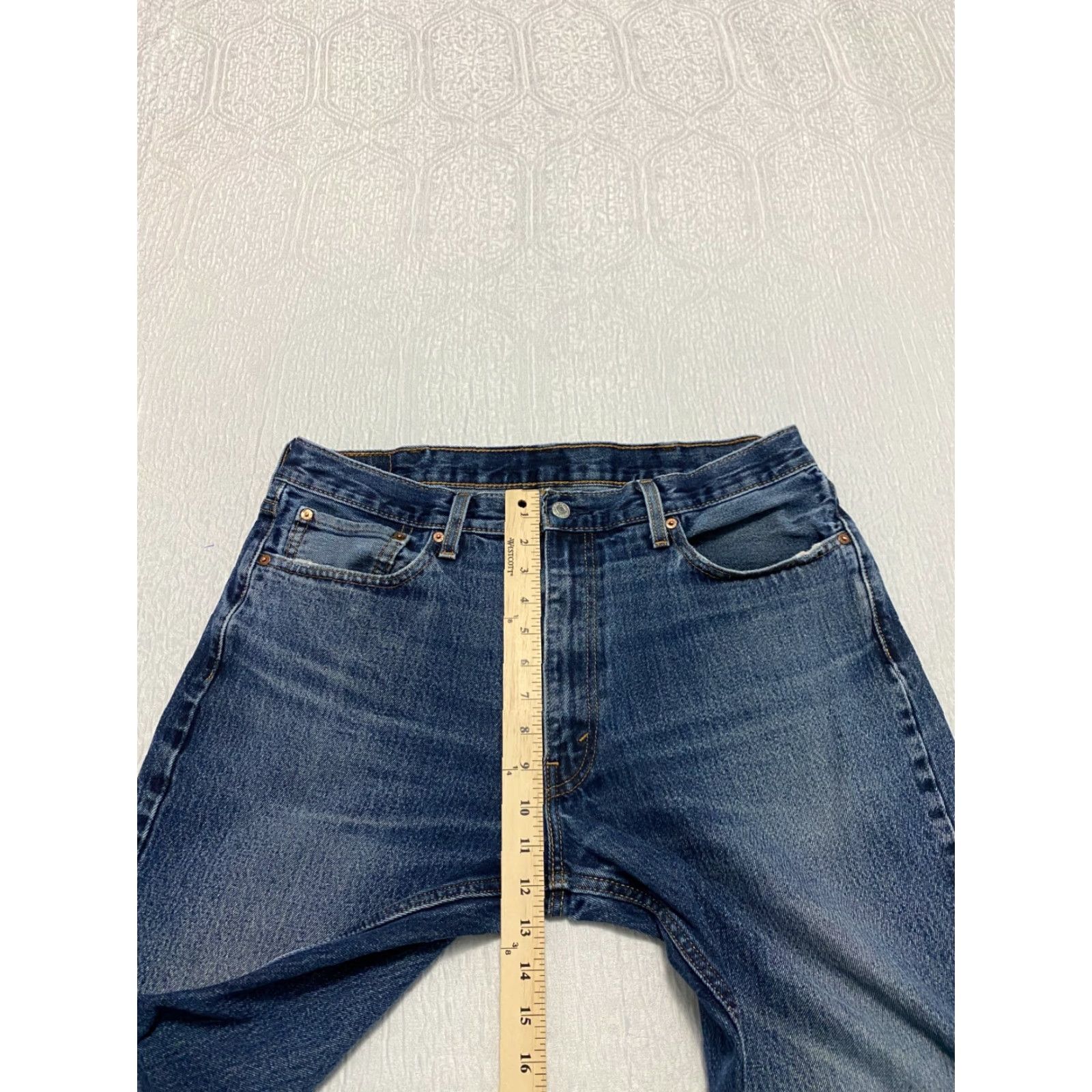Levi's VINTAGE Levis 550 Relaxed Fit Jeans 38×28 Blue Faded Whiskers Men's Jeans 5-Pocket Denim Blue Levis 500 Series 100% Cotton Regular Size 38 Mens Size US 38 / EU 54 - 6 Thumbnail