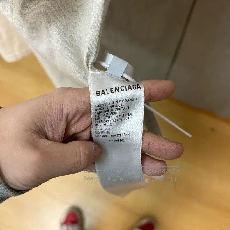 Balenciaga Balenciaga XXXL Embroidered Logo Short Sleeve, Size L, Bei Size US S / EU 44-46 / 1 - 4 Thumbnail