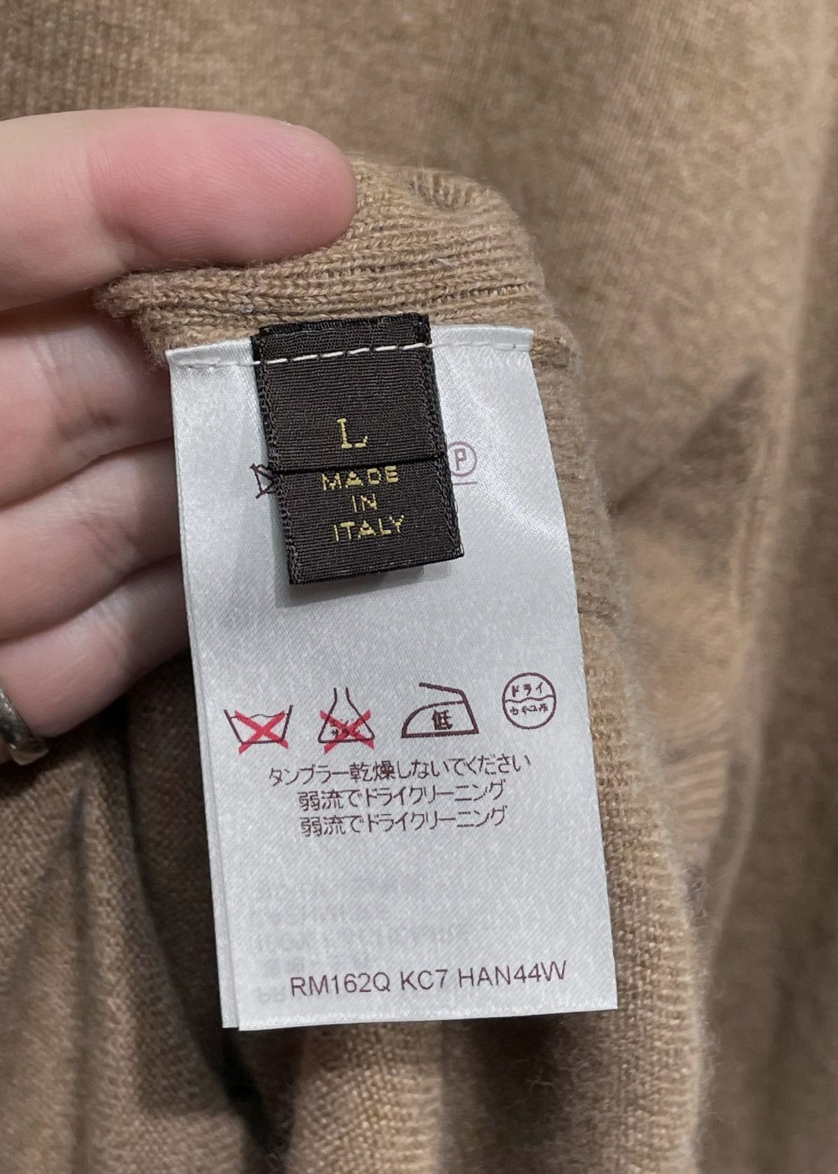 Louis Vuitton Louis Vuitton Camel Cashmere V-neck Sweater Size US L / EU 52-54 / 3 - 6 Thumbnail