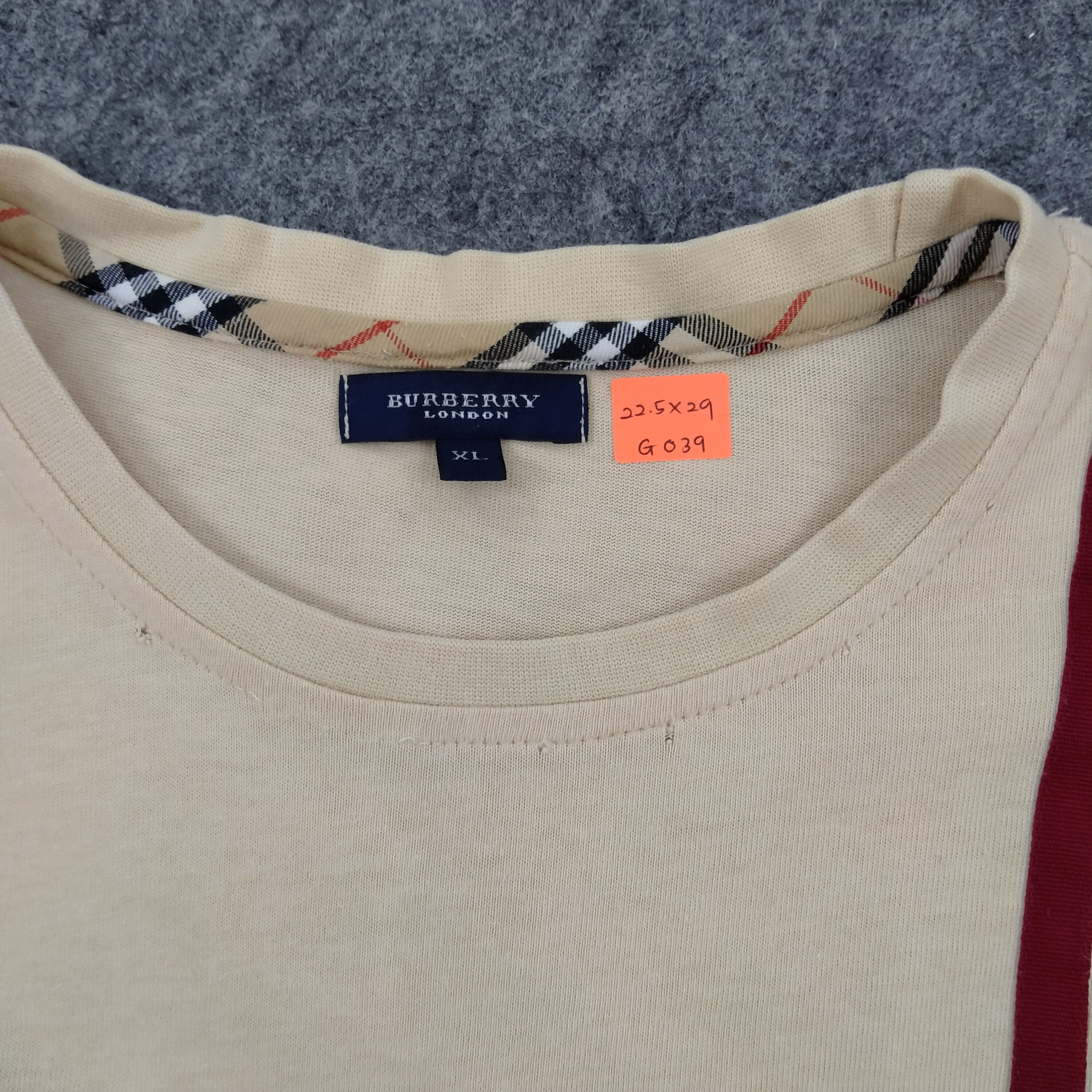 Burberry Vintage Burberry Xlarge Tshirt - G039 Size US XL / EU 56 / 4 - 4 Thumbnail