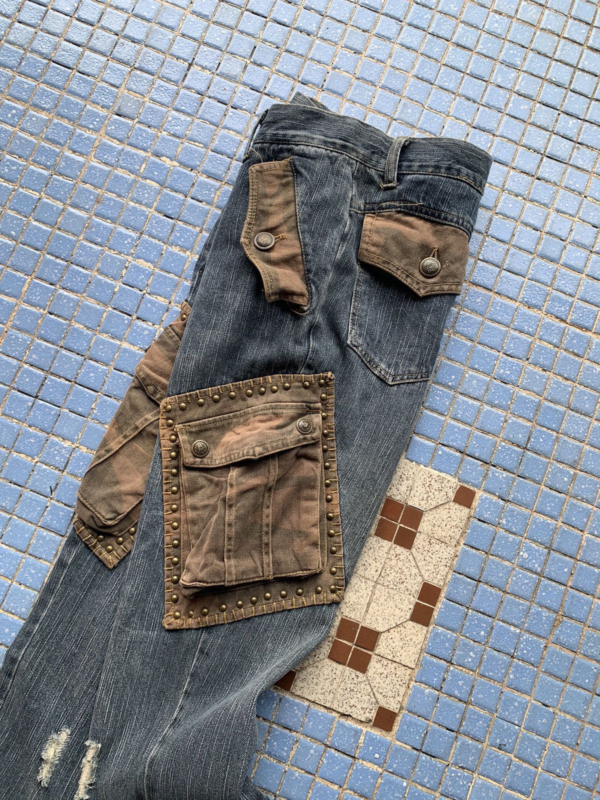 If Six Was Nine How hand jam studded camo distressed flared cargo pants Size US 31 - 10 Thumbnail
