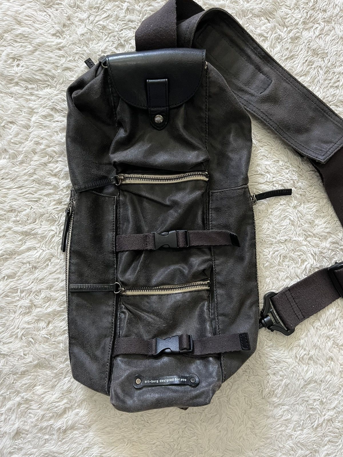 If Six Was Nine art berg "avant garde" mutltipocket utility crossbody bag Size ONE SIZE - 4 Thumbnail
