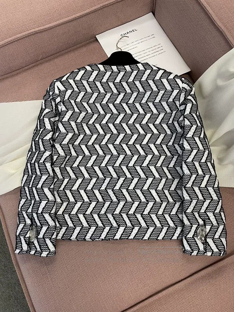 Chanel Chanel Black and white geometric printed jacket Size XS / US 0-2 / IT 36-38 - 4 Thumbnail