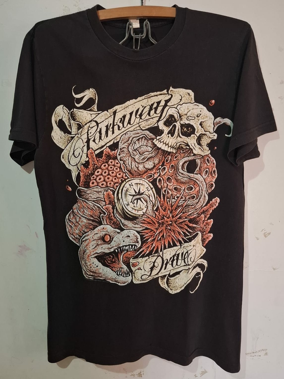 Band Tees Rare Vtg Parkway Drive Australian Metalcore art t shirt Size US M / EU 48-50 / 2 - 1 Thumbnail