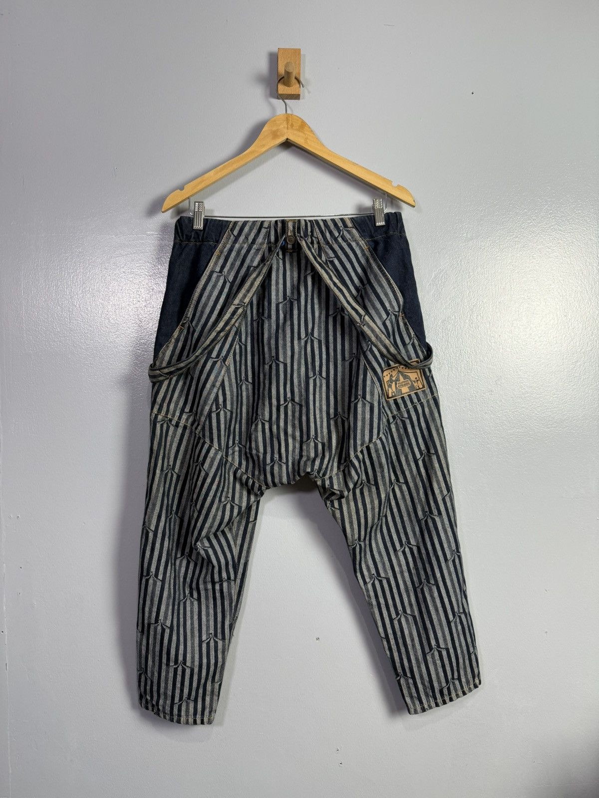 Frapbois FRAPBOIS ISSEY MIYAKE DROP CROTCH WITH SUSPENDER PANTS Size US 32 / EU 48 - 4 Thumbnail