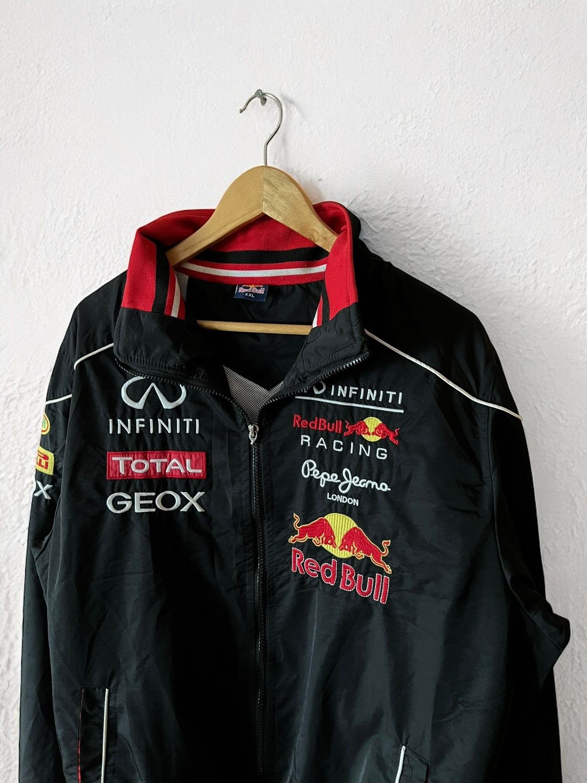 Red Bull × Vintage RED BULL RACING INFINITI VINTAGE RACING JACKET CARS MOTO Size US XL / EU 56 / 4 - 3 Thumbnail