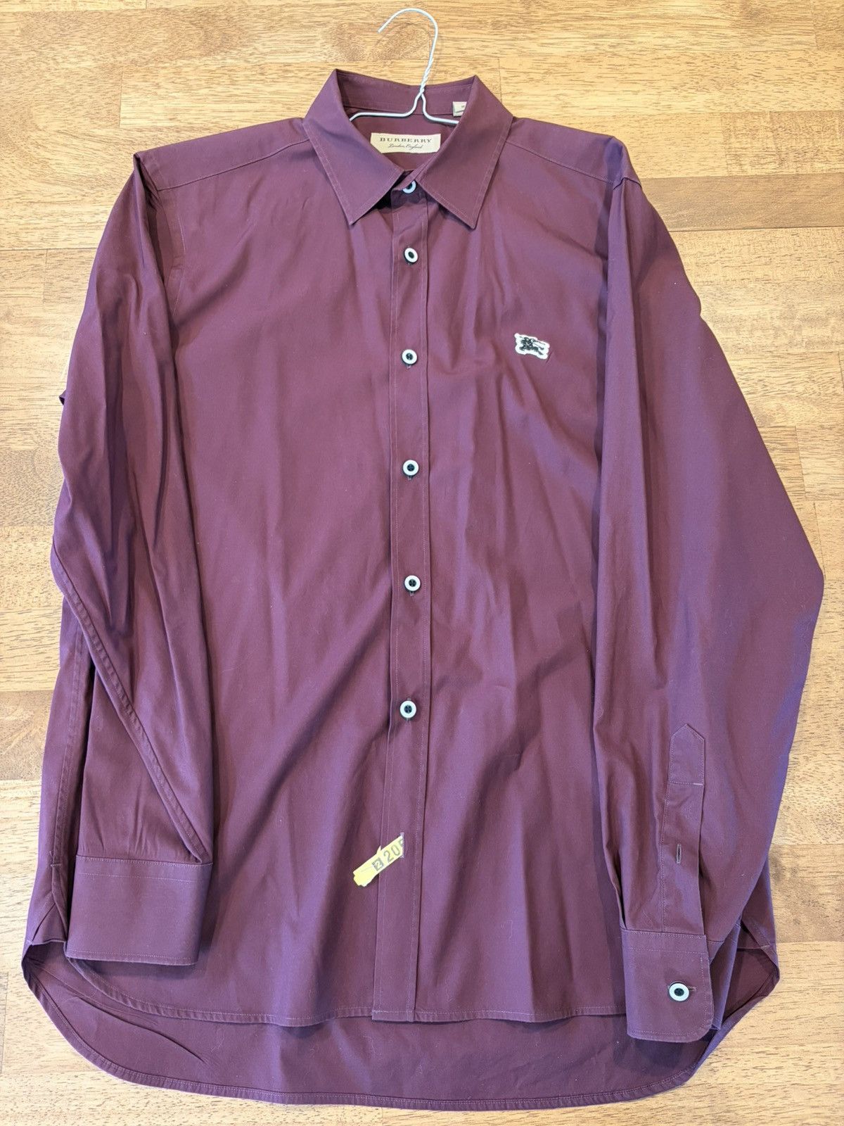 Burberry Burberry Button Down in Maroon/Burgundy Size M Size US M / EU 48-50 / 2 - 1 Thumbnail