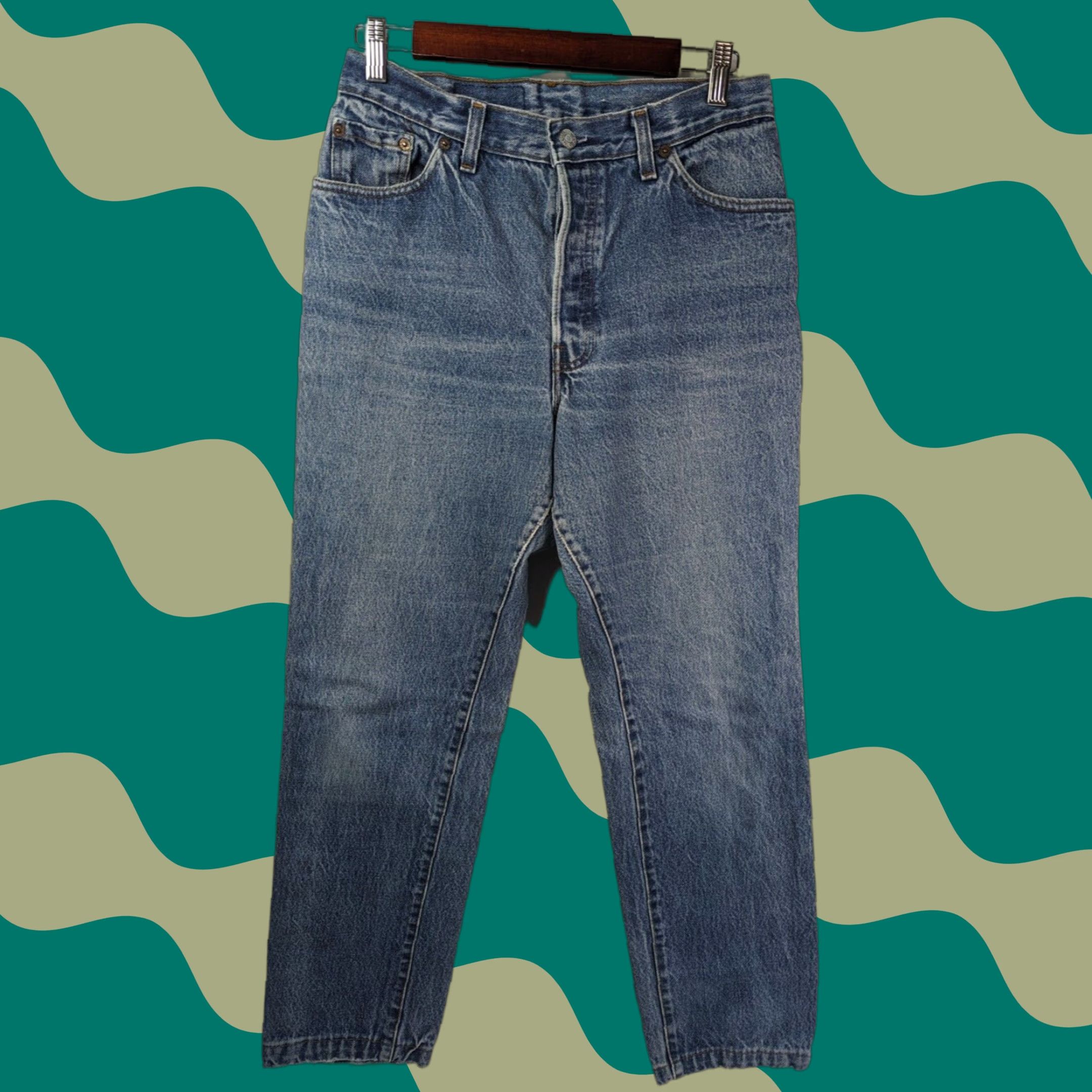 Levi's VINTAGE Levi's 501 Jeans Women Adult Size 15 Distressed Button Fly Denim Blue 5-Pocket Classic Fit Jeans Mens Womens Girls? Size 36" / US 14 / IT 50 - 1 Thumbnail