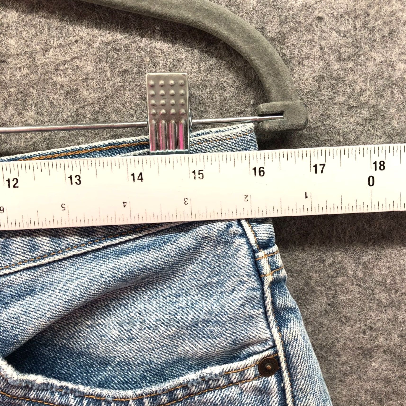 Aritzia VINTAGE Aritzia Denim Forum Ex Boyfriend Hi-Rise Denim Short Womens 27 Blue Cutoff Size 27" / US 4 / IT 40 - 5 Thumbnail