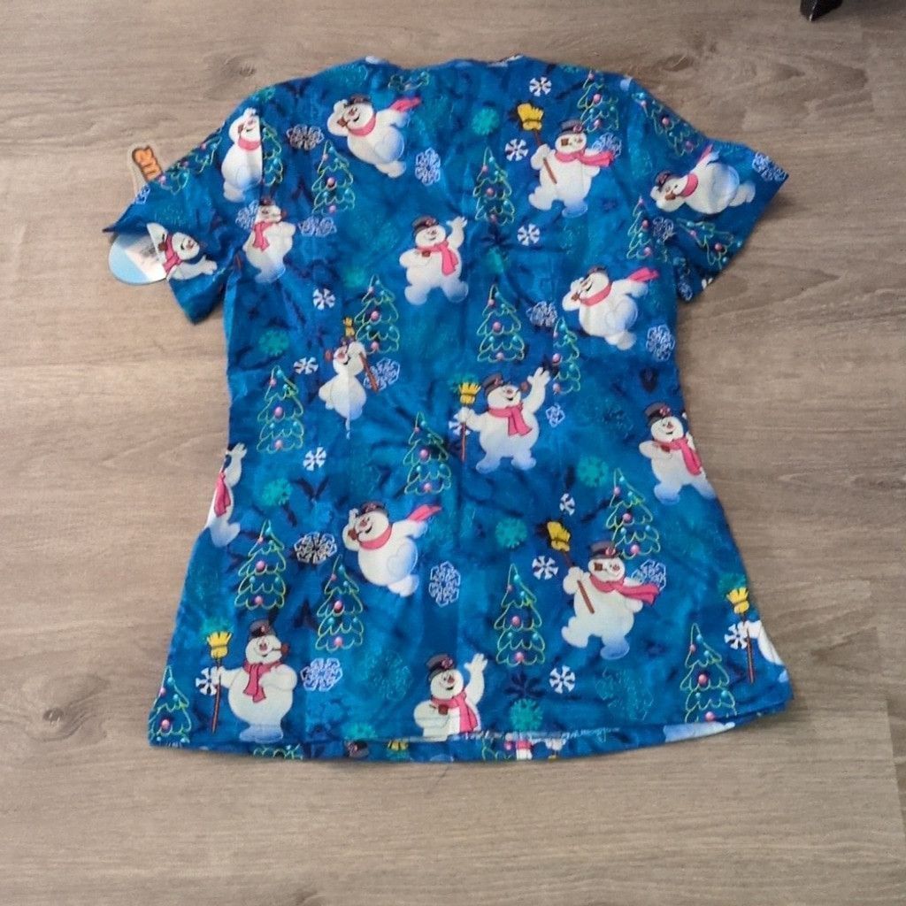 Warner Bros Warner Bros. Frosty The Snowman Tooniforms Scrub Top Size XS Size XS / US 0-2 / IT 36-38 - 8 Thumbnail