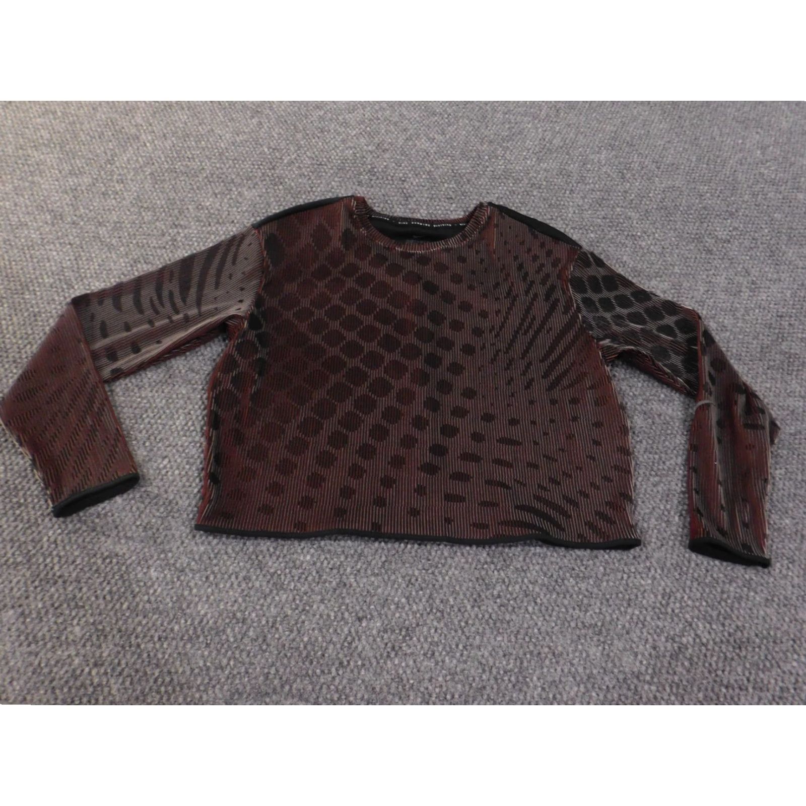 Nike Nike Womens Sweatshirt Pullover XS Red Geometric Zip Mock Neck Long Sleeve Running Division Casual Nike Sportswear Womens Fit Regular Logo Stitch Size XS / US 0-2 / IT 36-38 - 2 Thumbnail
