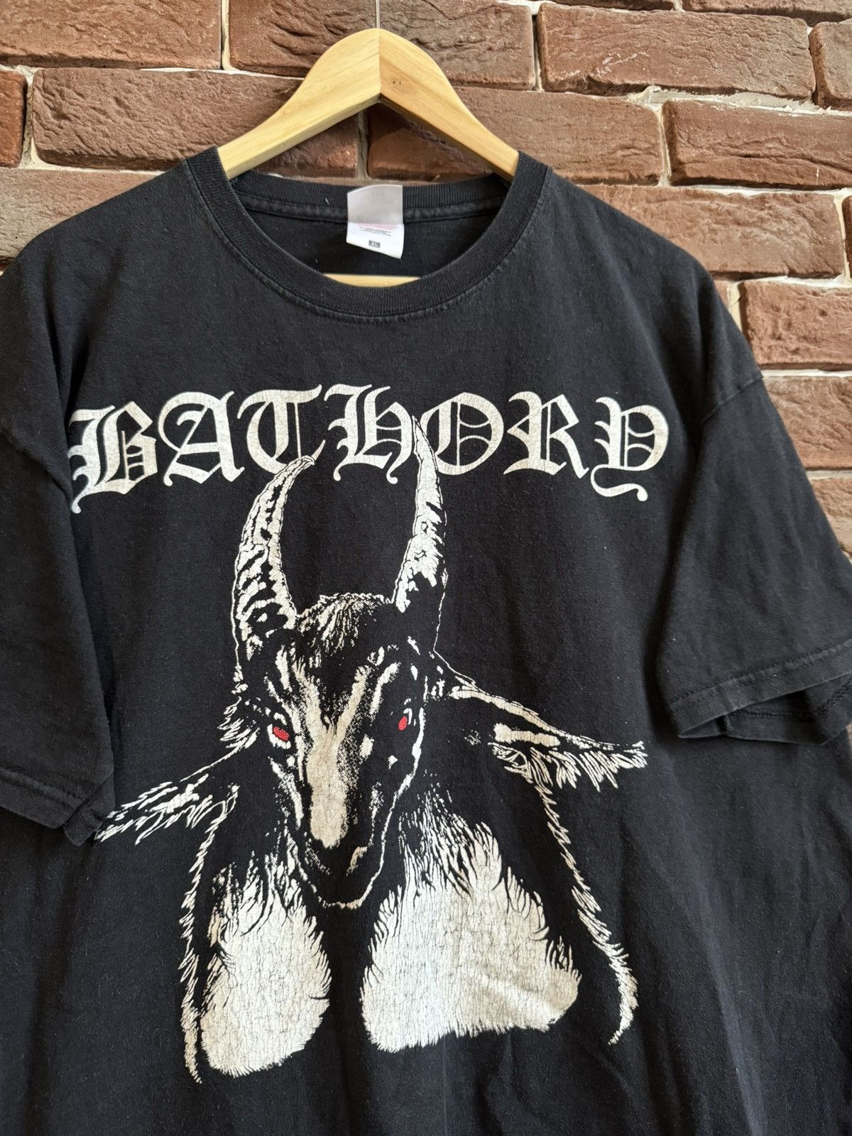 Band Tees Elizabeth Bathory Vintage 00s Goat Queen Metal Band Tee 666 Size US XL / EU 56 / 4 - 3 Thumbnail