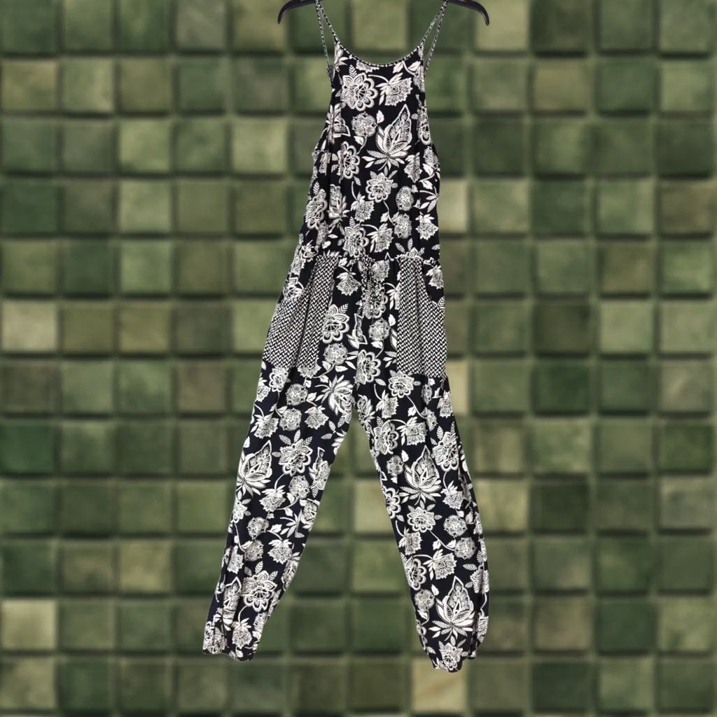 American Eagle Outfitters American Eagle Outfitters Jumpsuit Women S Black Floral Sleeveless Spaghetti Strap Relaxed Boho Beachy Size 28" / US 6 / IT 42 - 1 Thumbnail