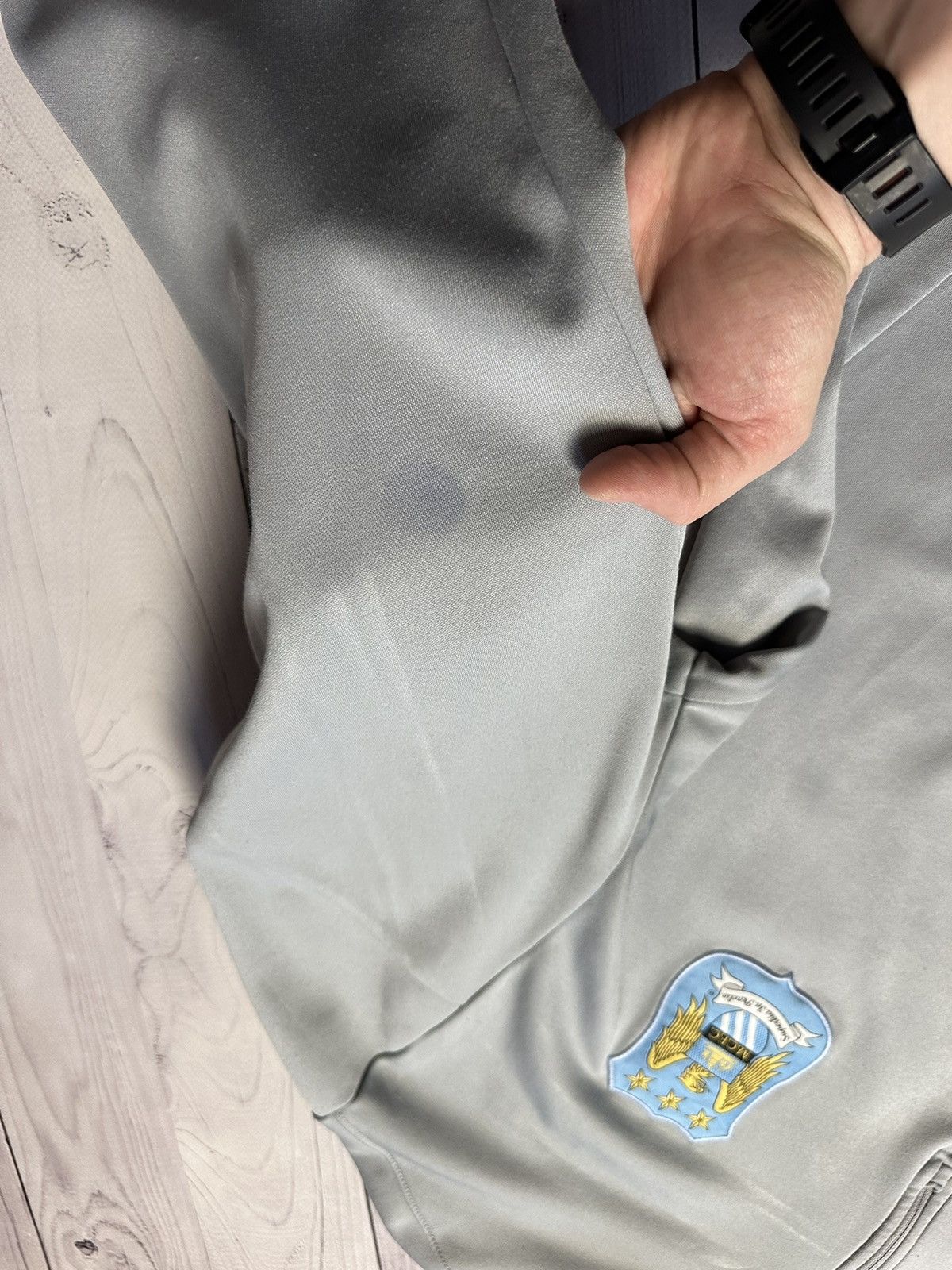 Vintage Vintage Nike Manchester City soccer jacket size XL logo Size US XL / EU 56 / 4 - 4 Thumbnail