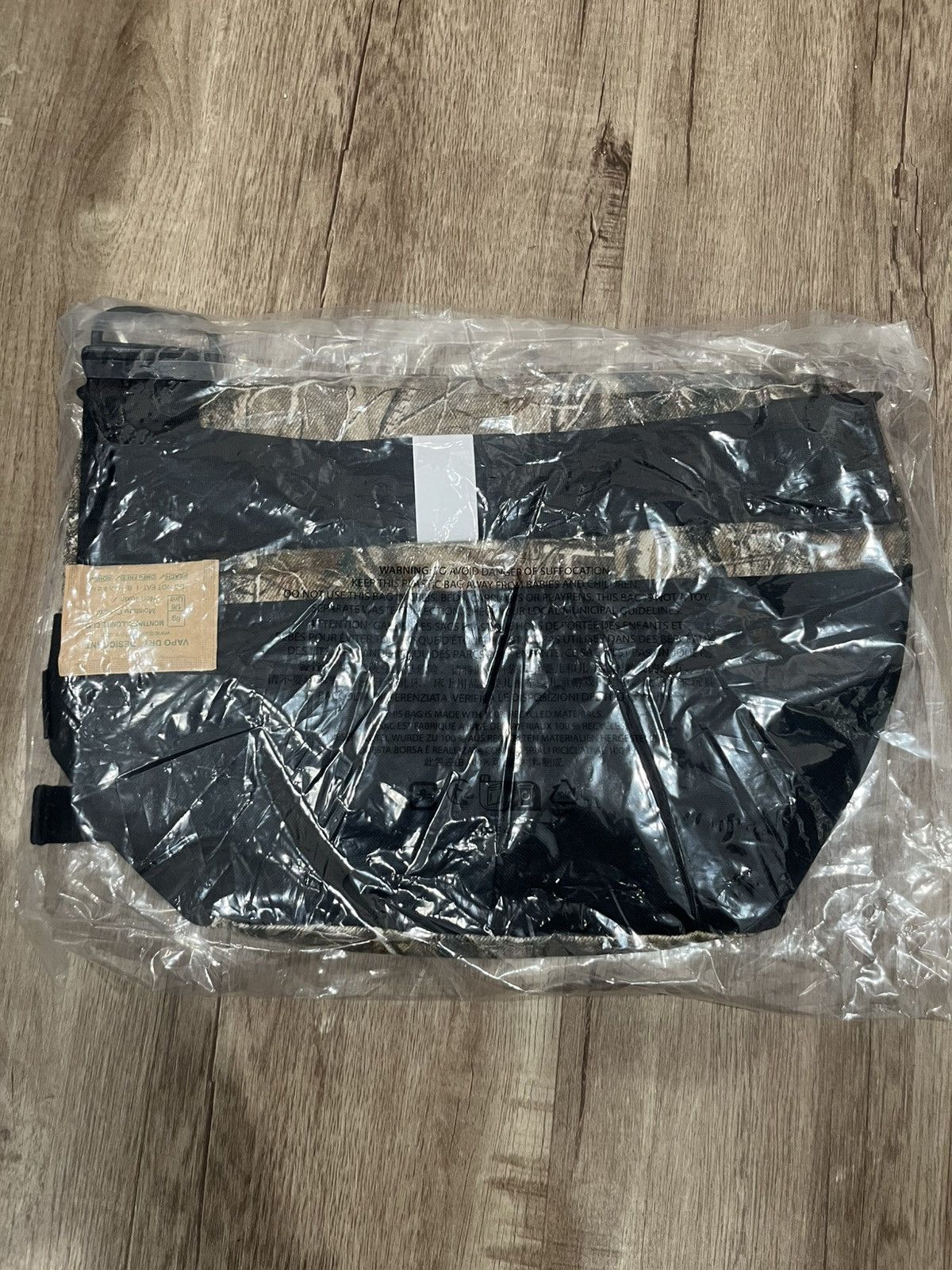 Supreme ショルダーバッグ 22SS Messenger Bag 本物保証 /関税・送料無料】Supreme Messenger Bag (Supreme