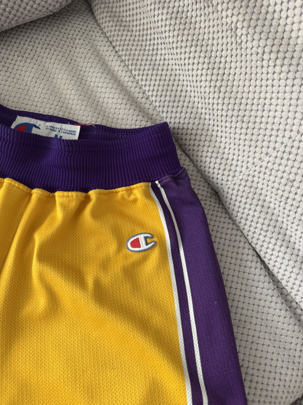 Champion Champion NBA Los Angeles Lakers Vintage Kobe Bryant Shorts Size US 32 / EU 48 - 5 Thumbnail