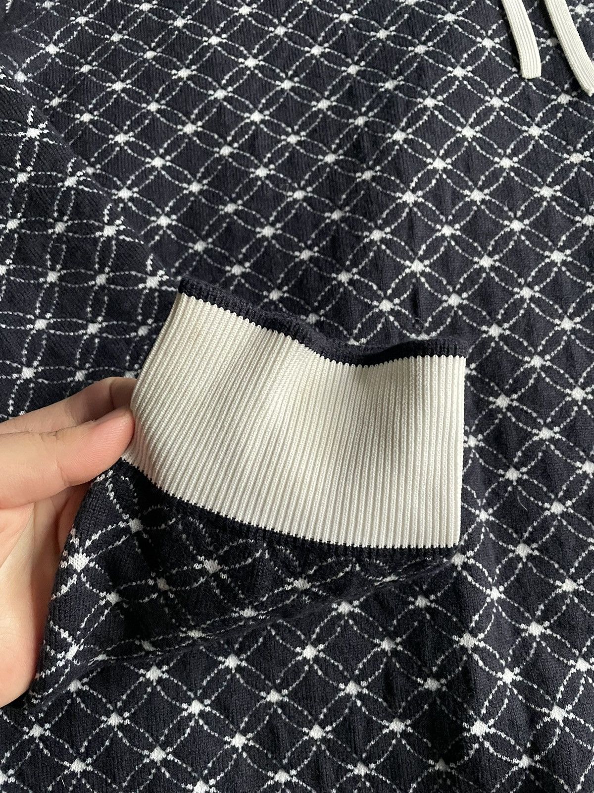 Louis Vuitton Louis Vuitton 3D Flower Jacquard Hoodie Size US L / EU 52-54 / 3 - 7 Thumbnail