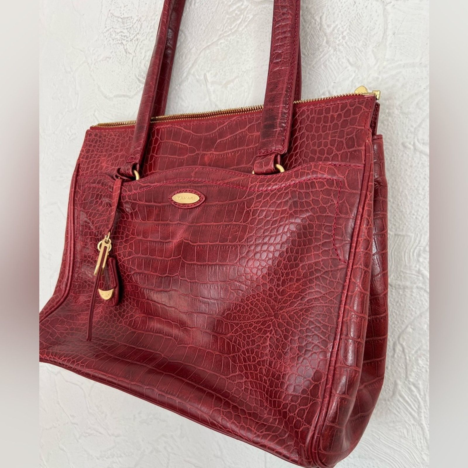 Elie Tahari Elie Tahari Crocodile Embossed Red Leather Tote EUC Size ONE SIZE - 2 Thumbnail