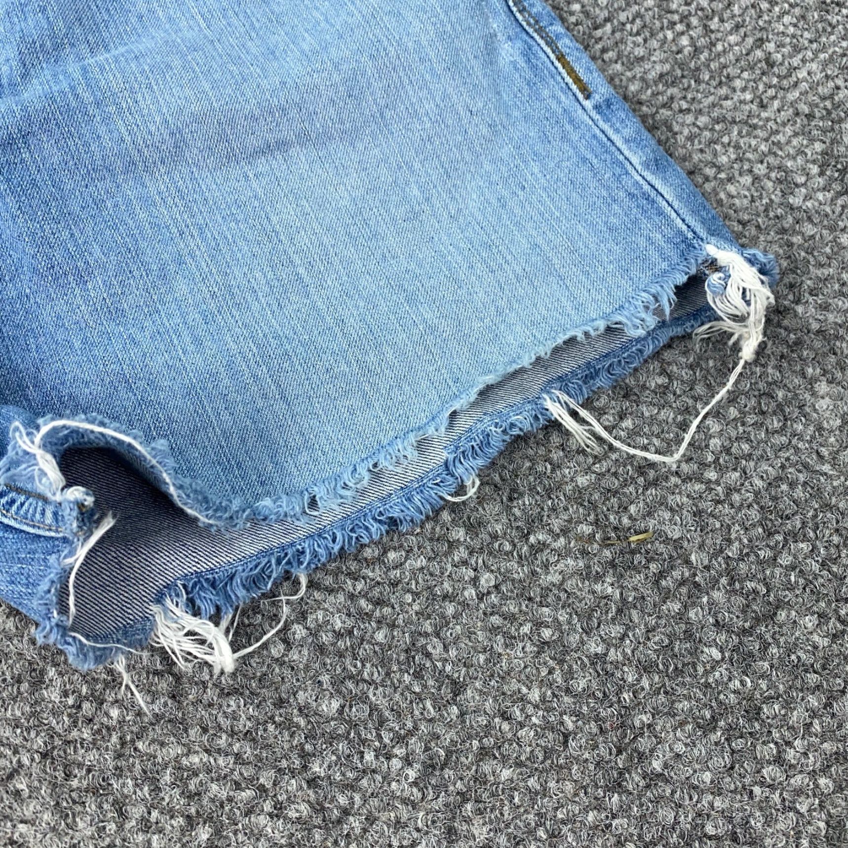 Levi's Vintage Levis Jeans Cut-Off Shorts Womens Size 32 Blue Loose Short Size 32" / US 10 / IT 46 - 4 Thumbnail