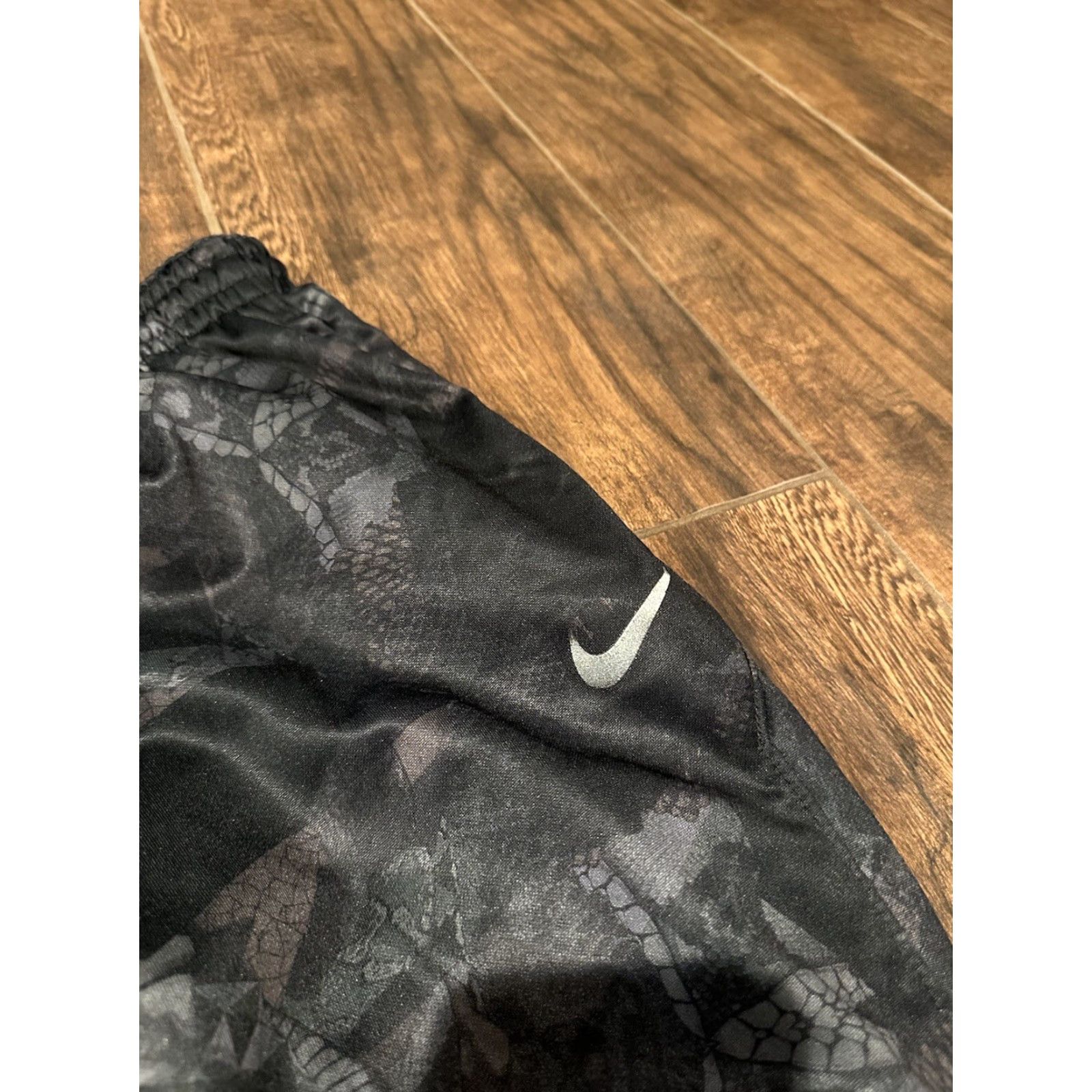 Nike VINTAGE? (No) Nike Kobe Black Mamba Snake Skin Therma Fit Pants Men’s Size M Jogger Black Snake Theme Activewear Mens Size US 31 - 5 Thumbnail
