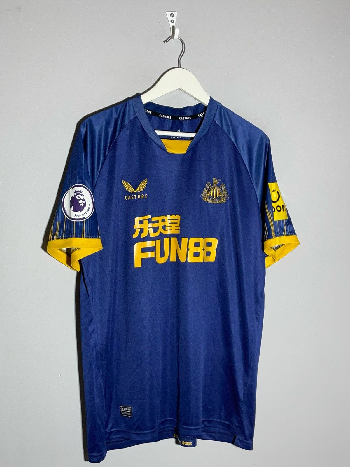 Other Newcastle United 2022/23 Away Y2k Streetwear Football Shirt Size US XL / EU 56 / 4 - 2 Thumbnail